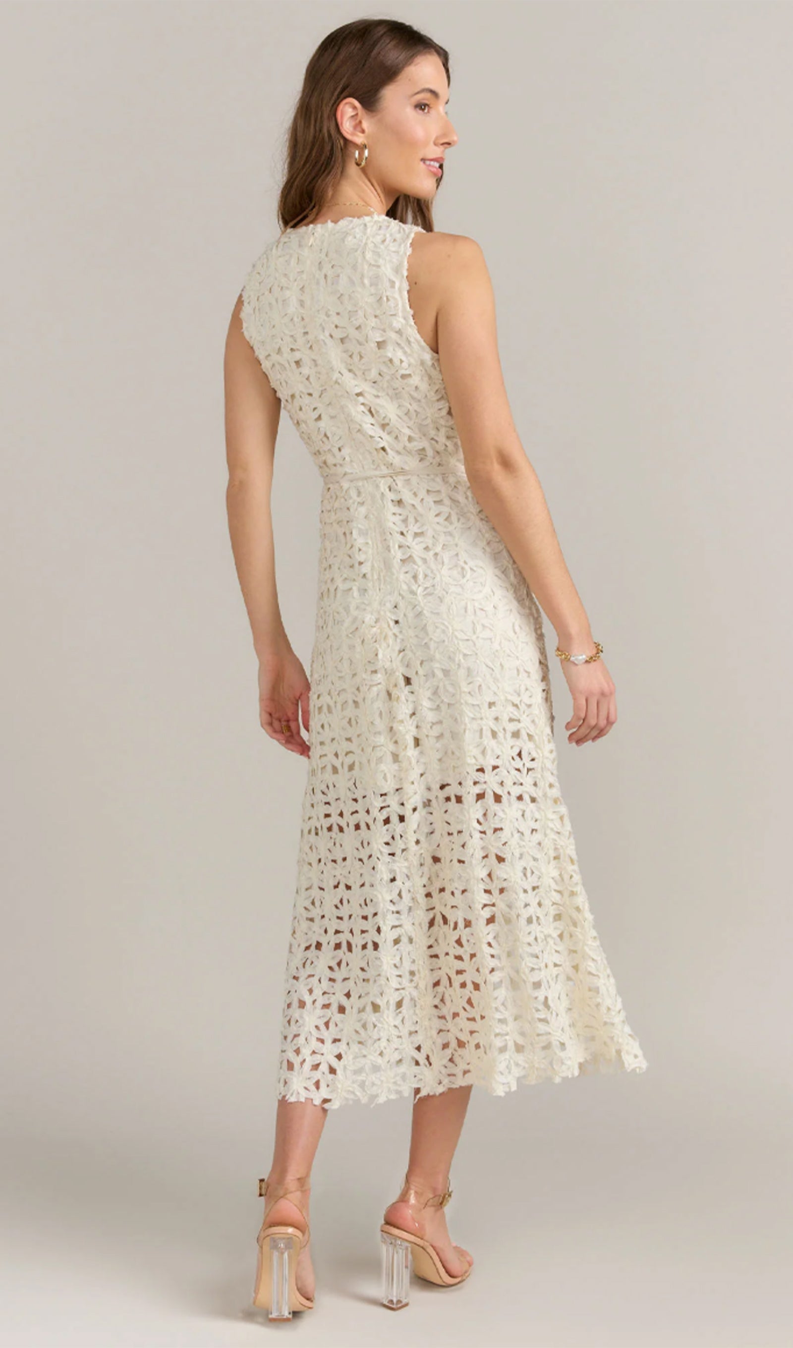 Kolsuz Dokulu İçi Boş Midi Elbise