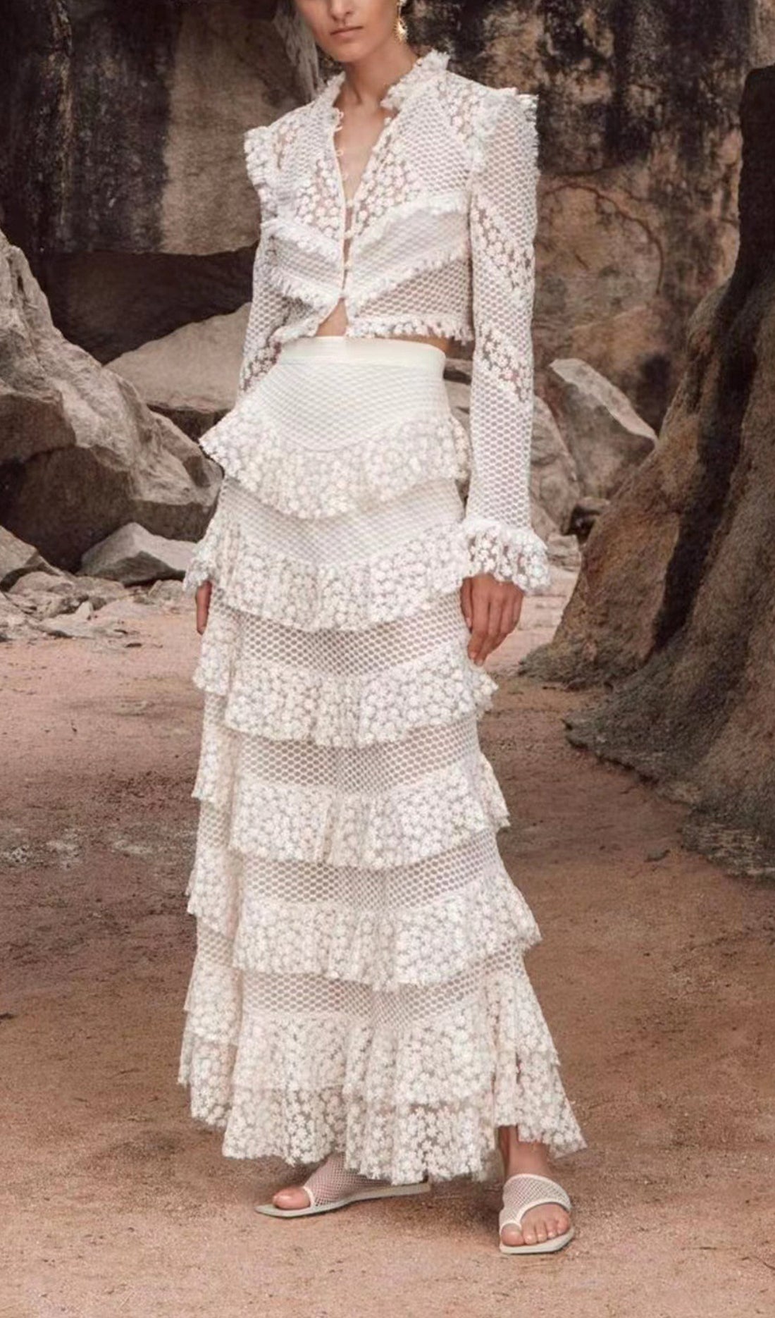 İki Parçalı Kroşe Delikli Maxi Etek ve Üst