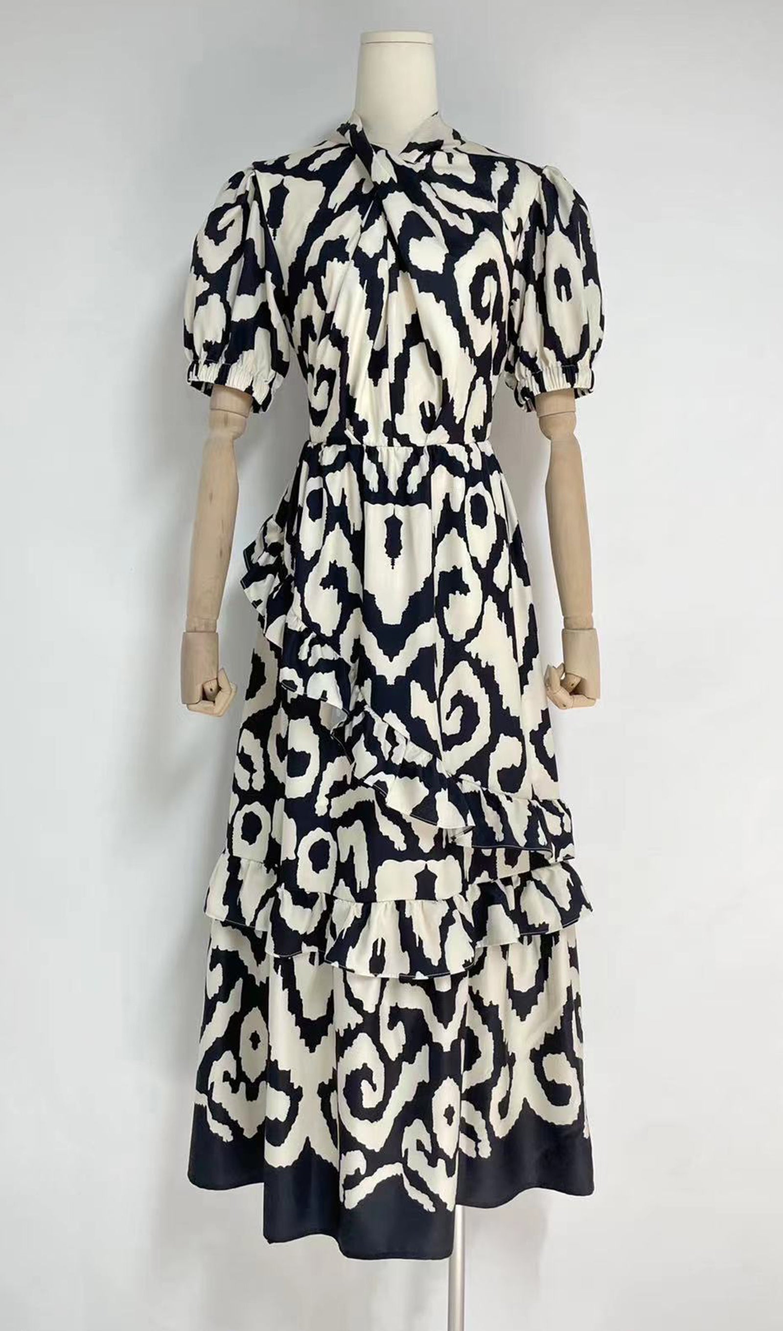 Kısa Kollu Ruffle Fit ve Flare Maksi Elbise