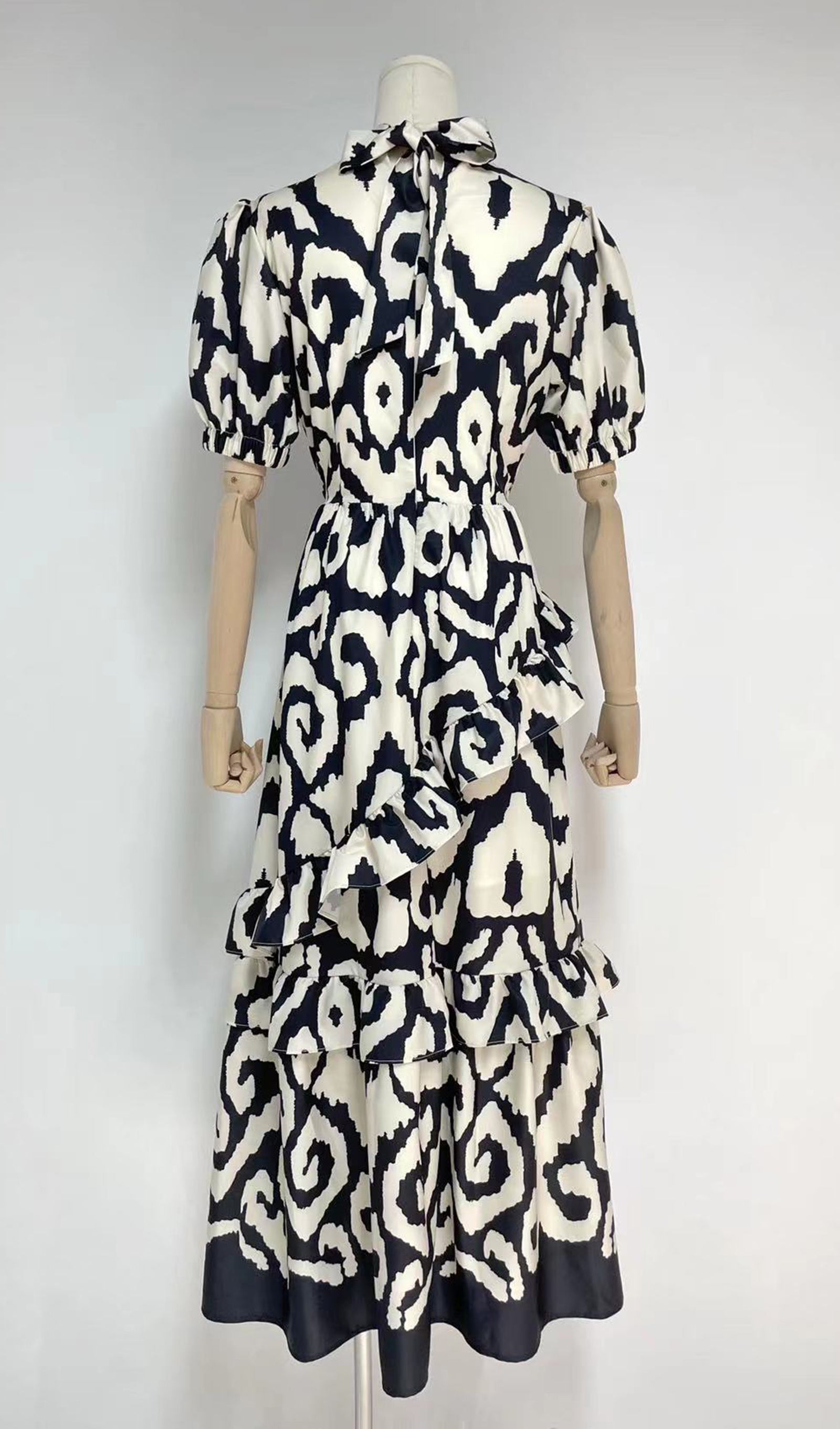 Kısa Kollu Ruffle Fit ve Flare Maksi Elbise