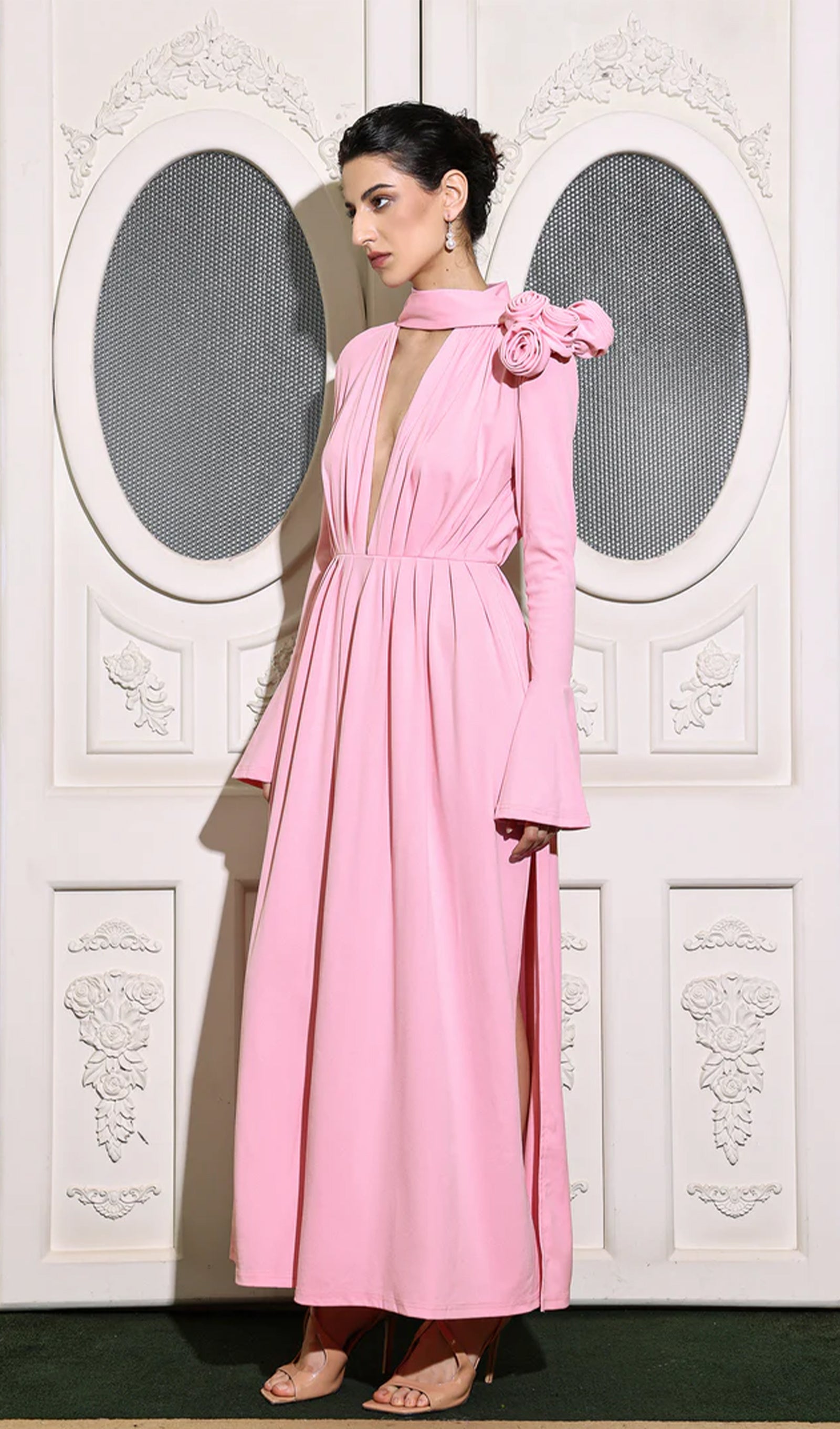 Çiçek V Yaka Pileli Yırtmaçlı Maksi Elbise-Pembe