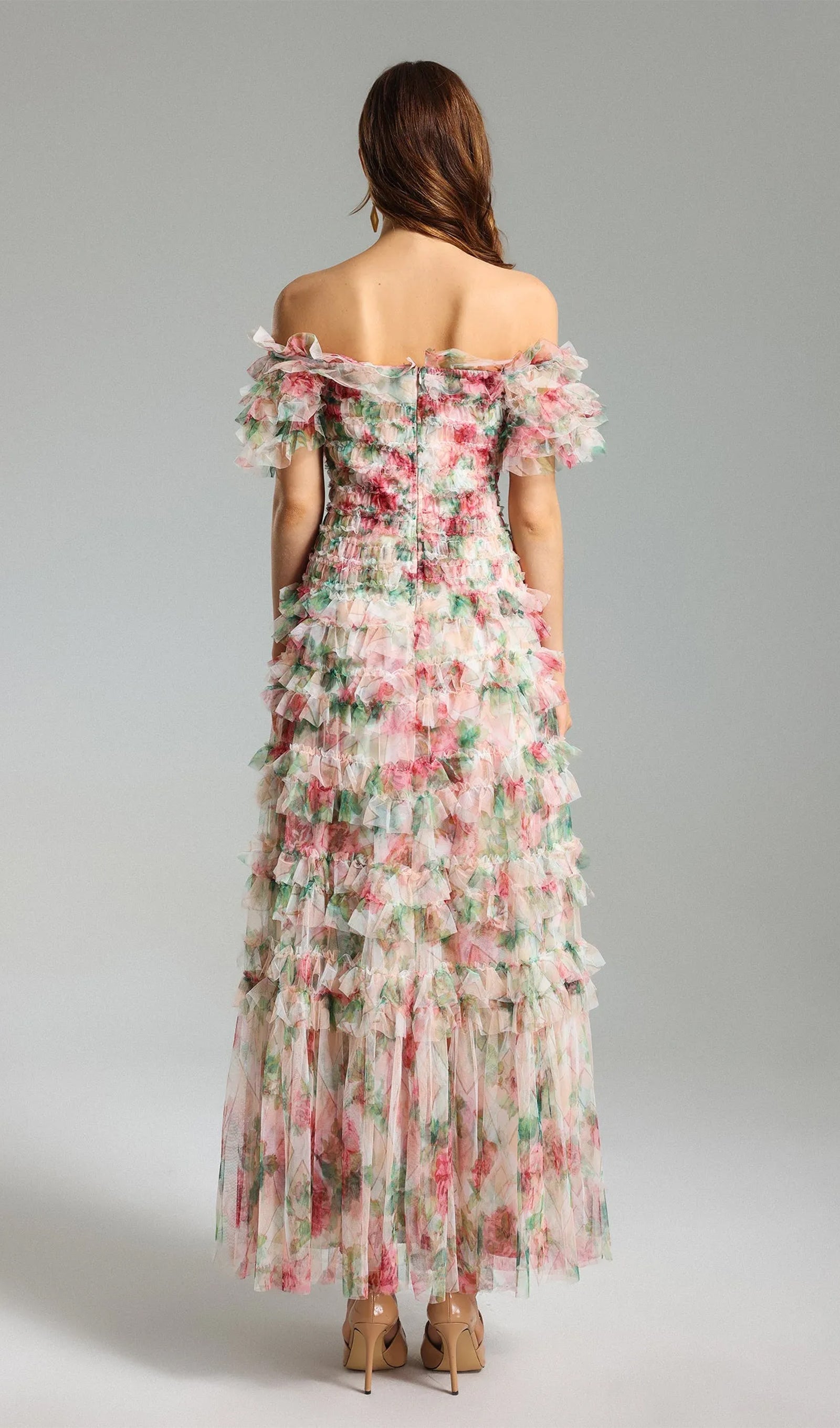 Kapalı Omuz Çiçekli Fırfırlı Örgü Maksi Elbise