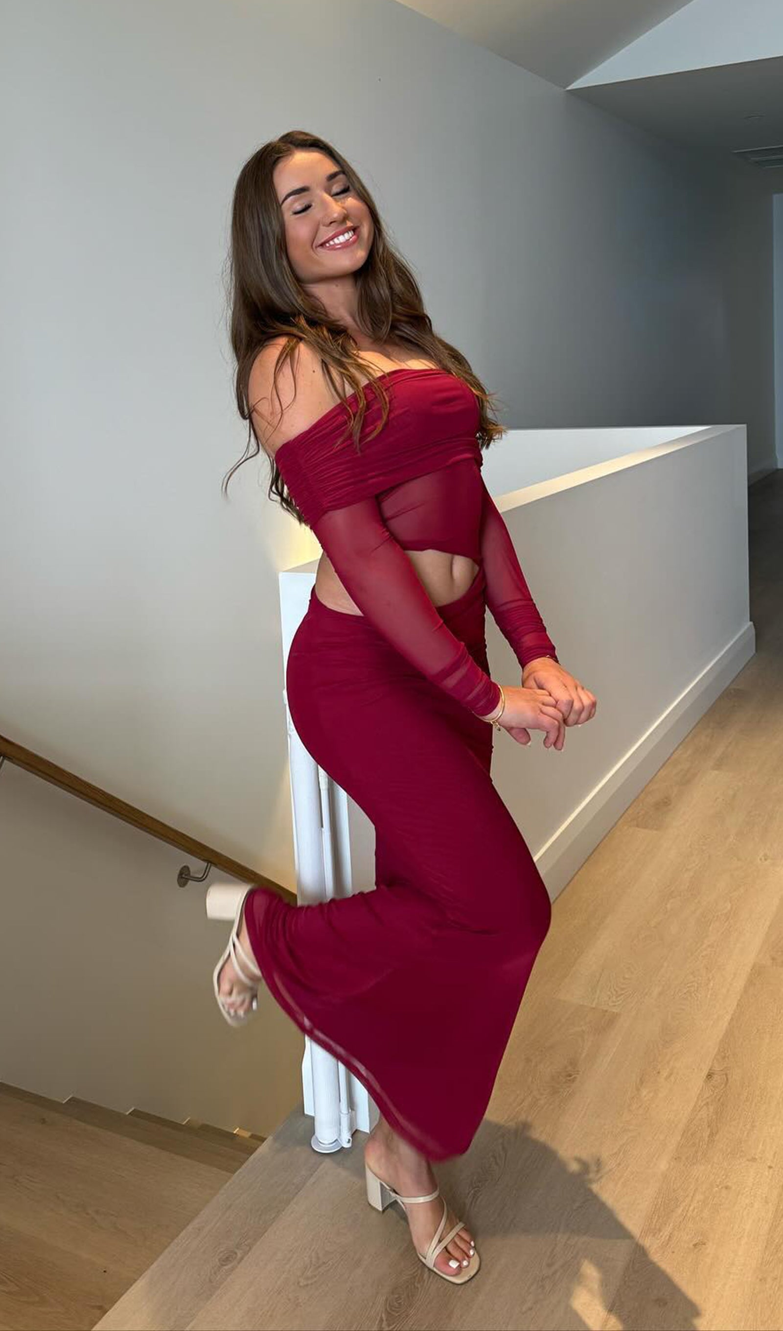 Kapalı Omuz Şeffaf Maksi Kırmızı