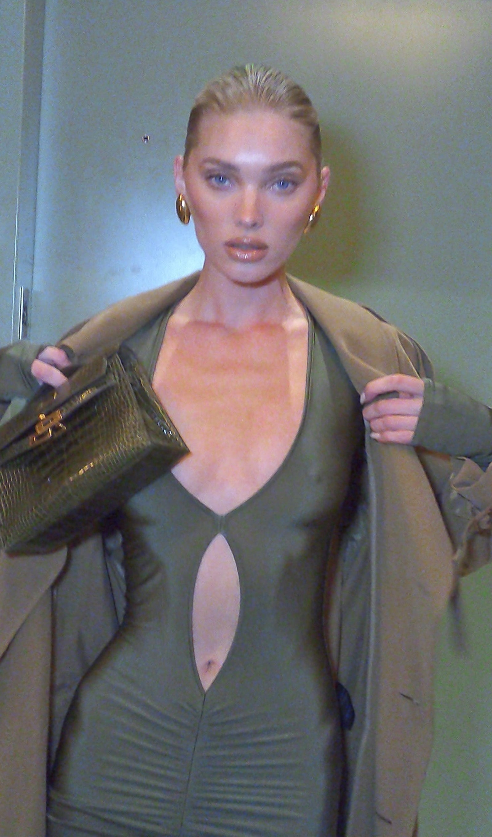 V Yaka Dantelli Maksi Elbise