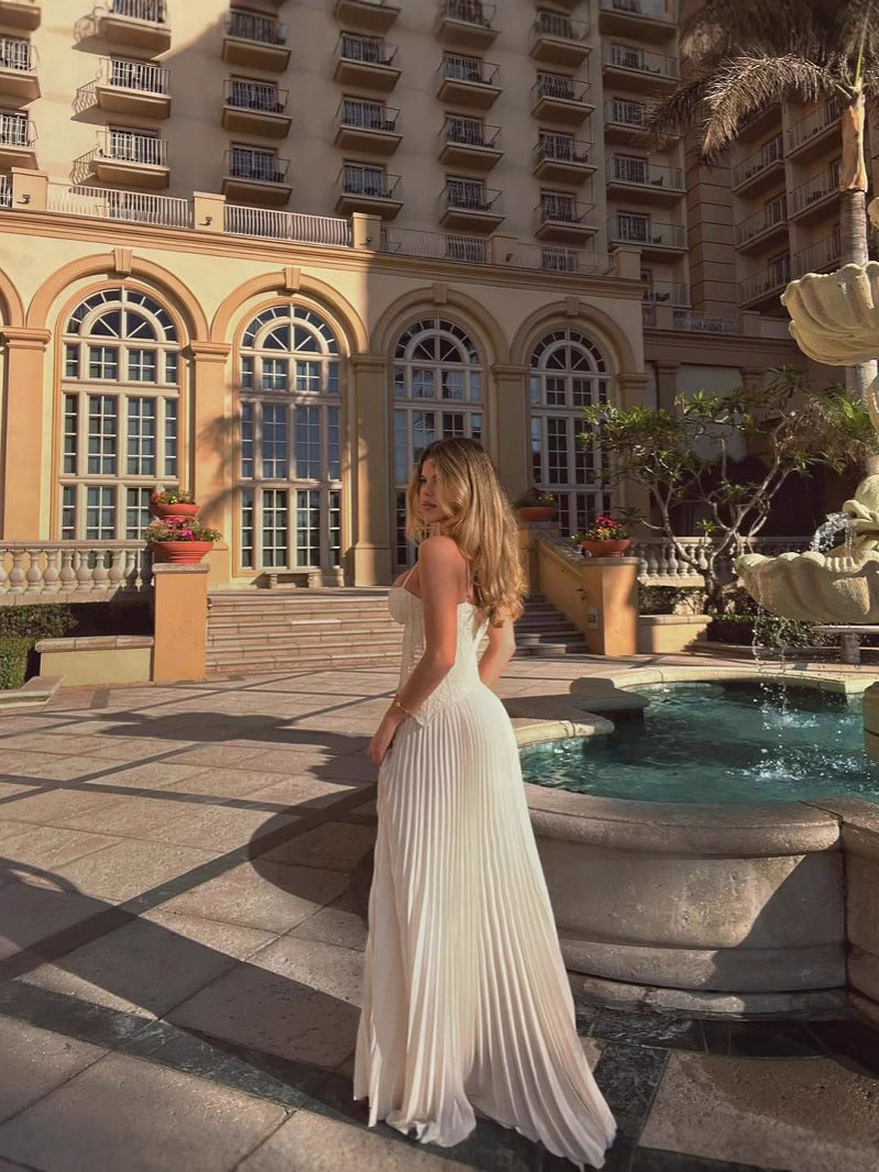 Zarif Pileli Straplez Maksi Elbise