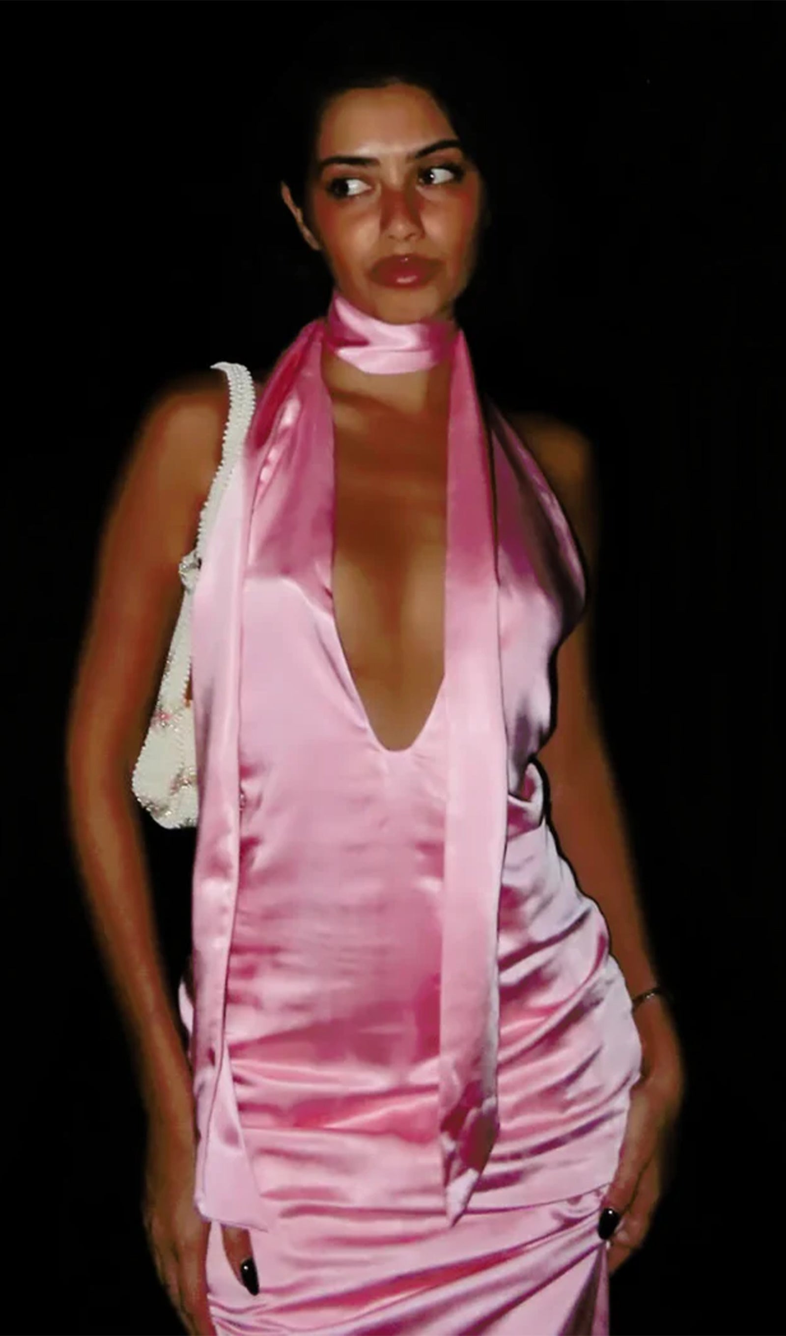 Derin V Yaka Saten Maksi Elbise