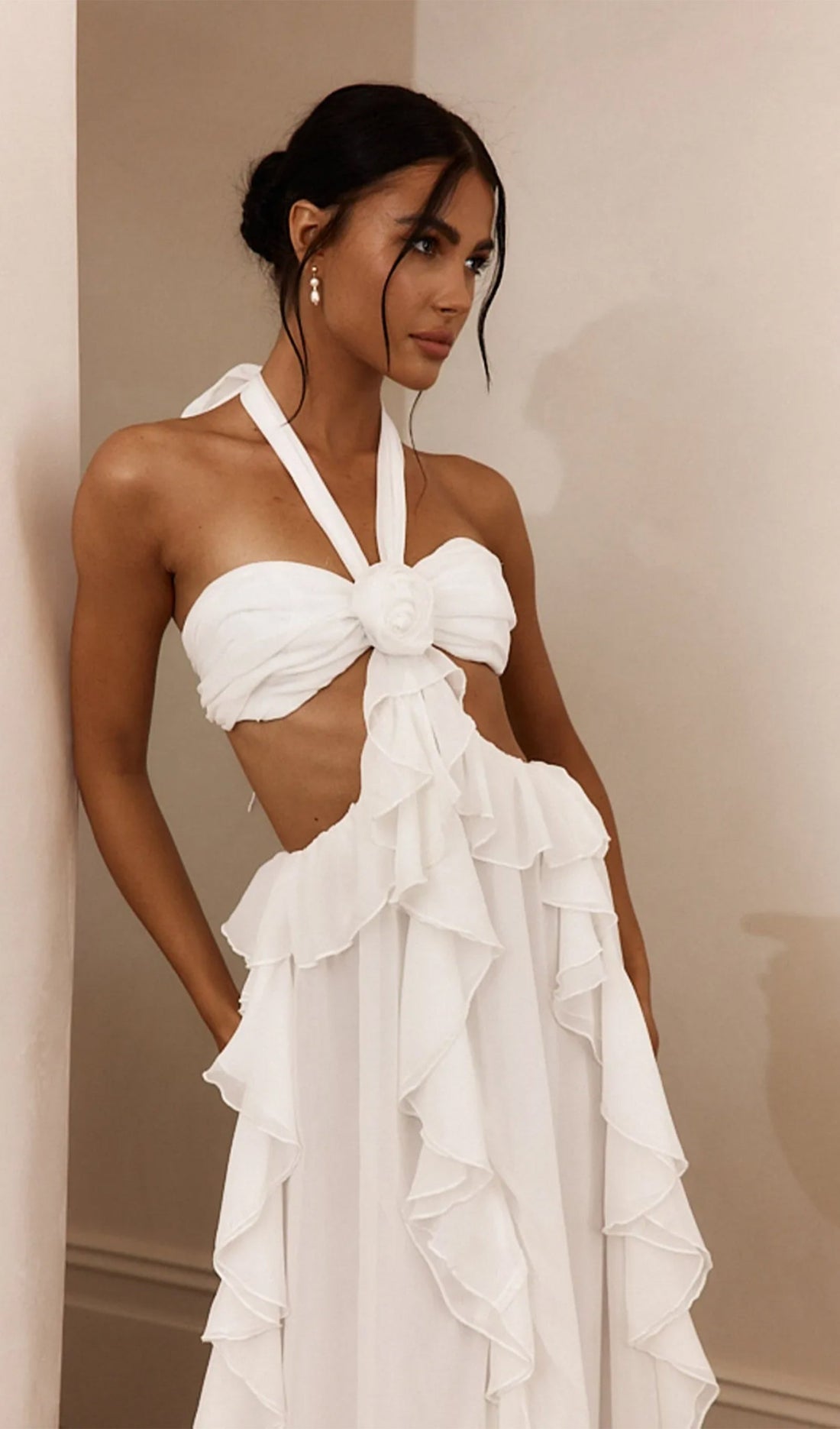 Halter Kesimli Fırfırlı Maksi Elbise