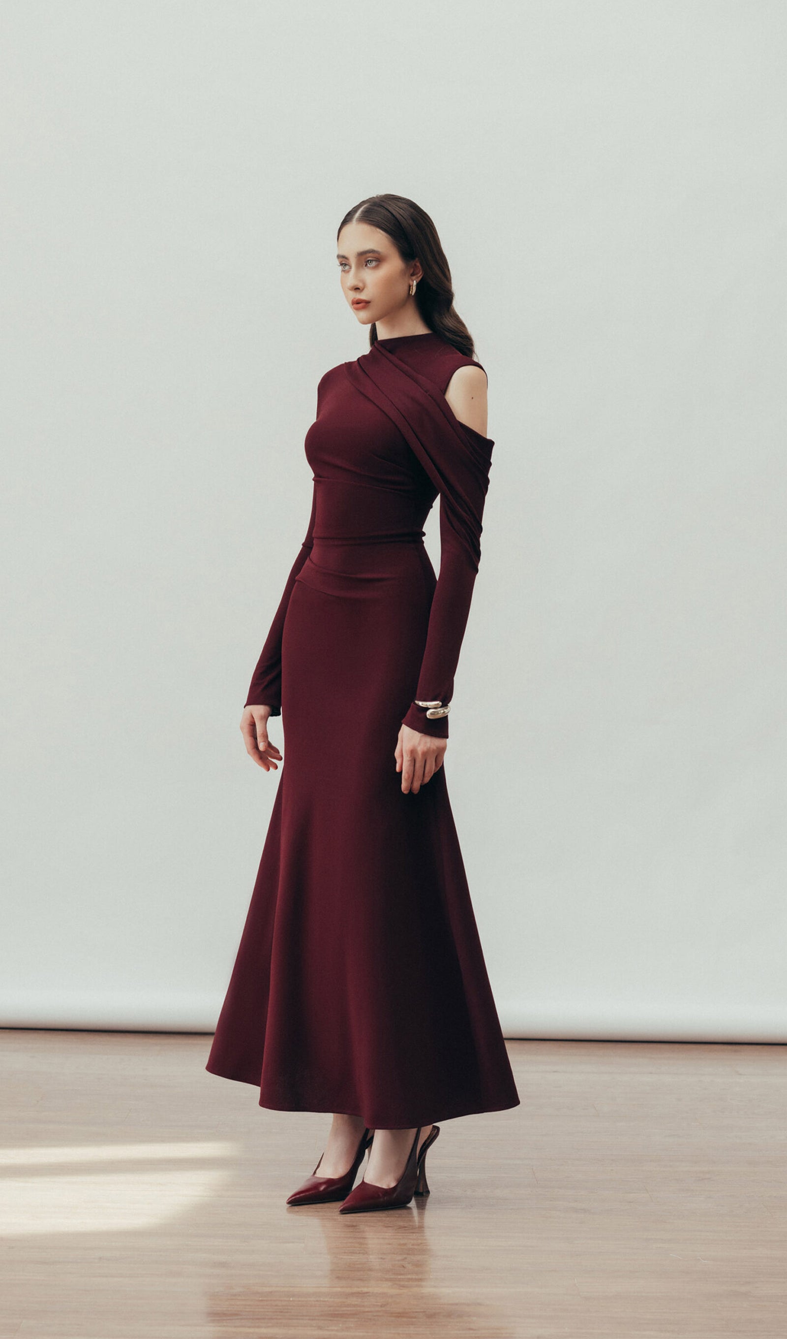 Düz Kesimli Dökümlü Maksi Elbise