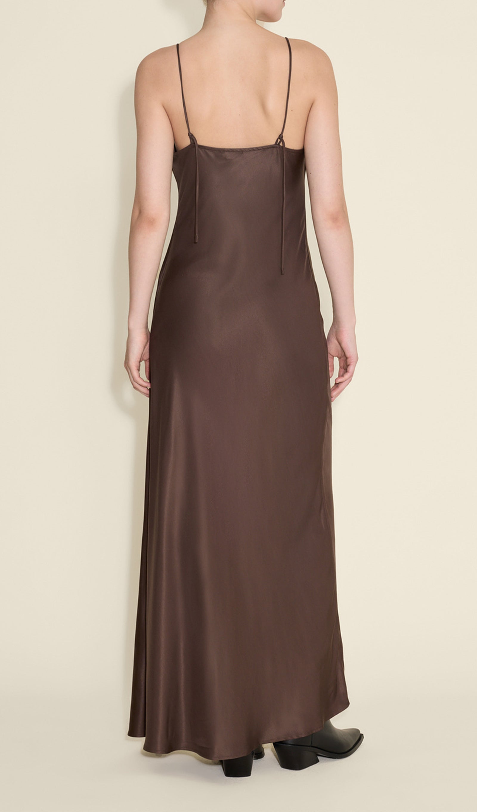 Pileli Büzgülü Yaka Maksi Elbise