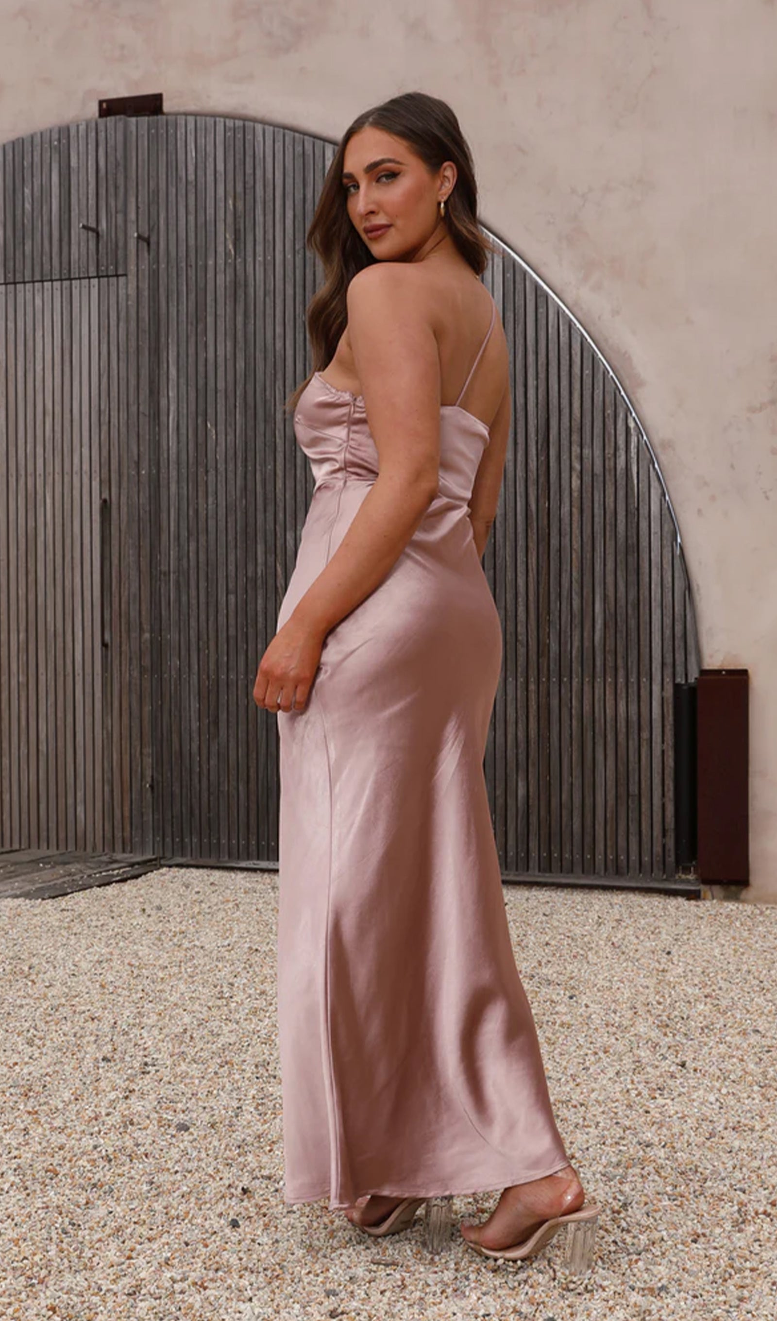 Saten Tek Omuz Askılı Maksi Elbise