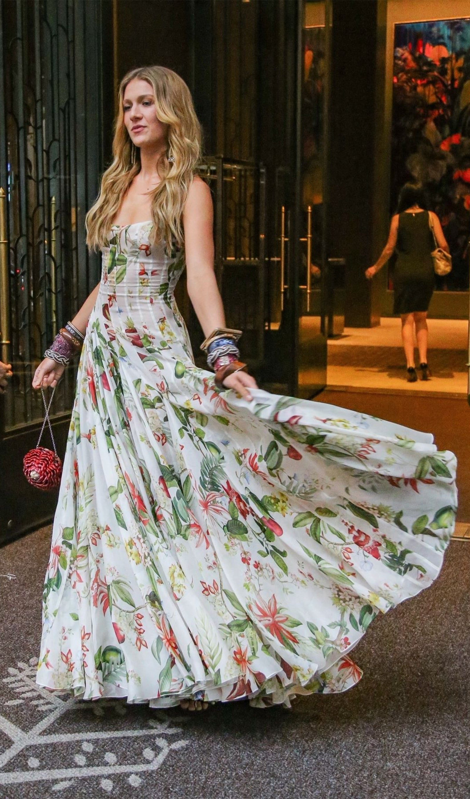 Floral Dantelli Çiçekli ve Faunalı Maksi Elbise