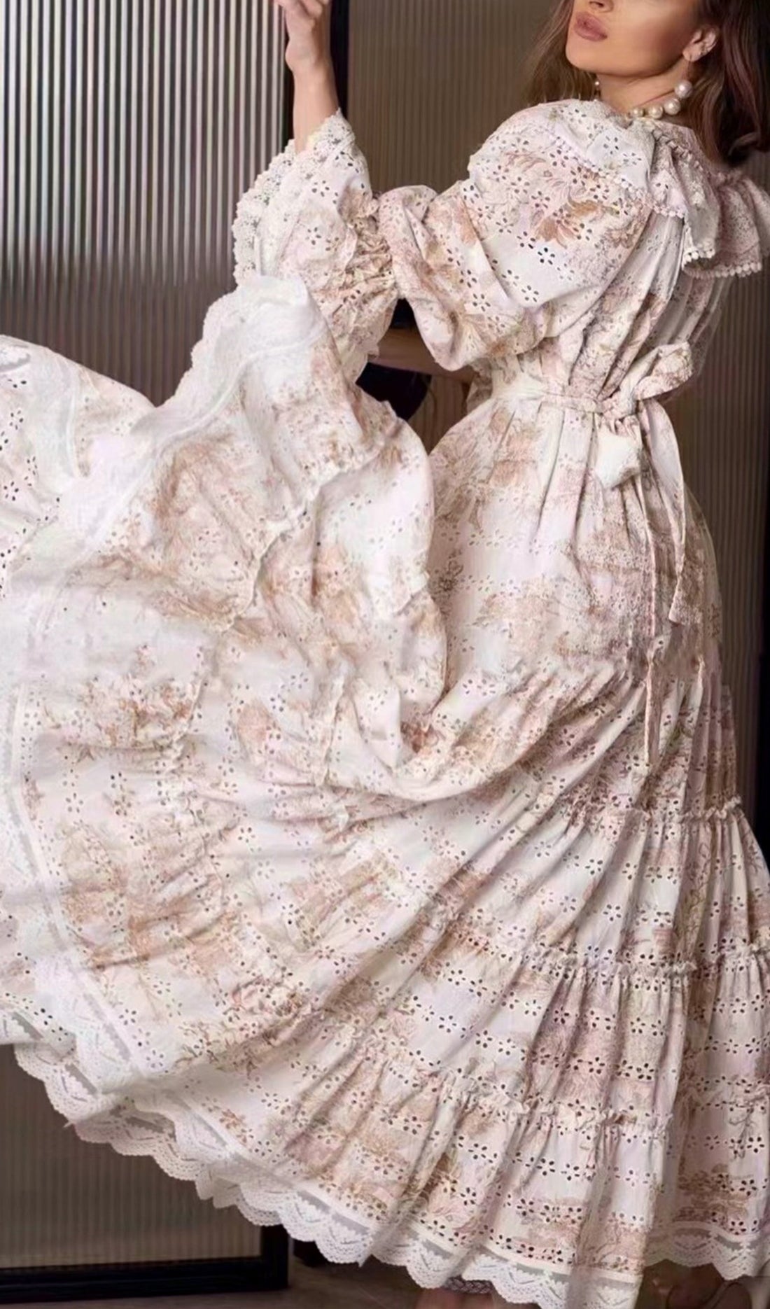 Uzun Kollu Haki Dantel Pileli Maxi Elbise