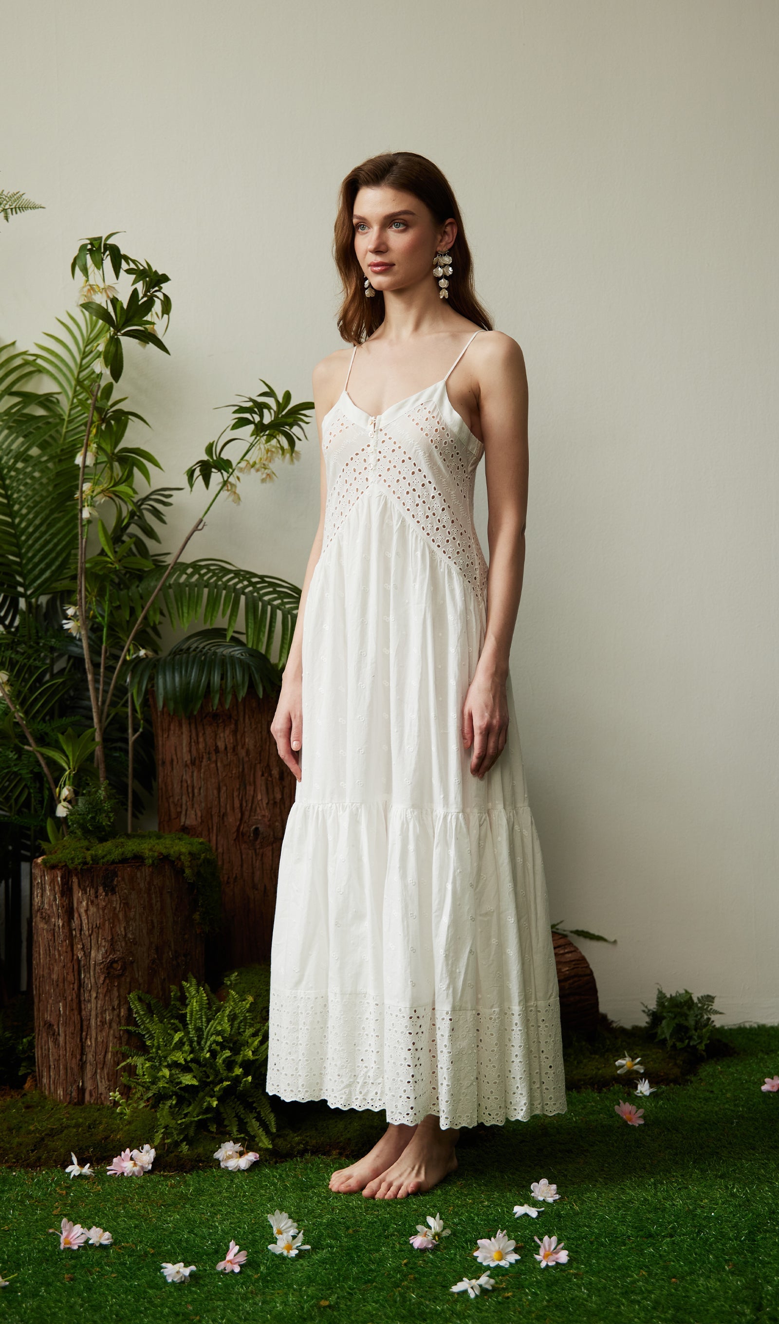 İçi Boş Nakışlı Slip Midi Elbise