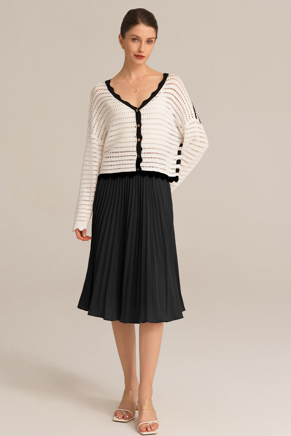 Delikli Kontrast Renk Uzun Kol Düğmeli Hırka