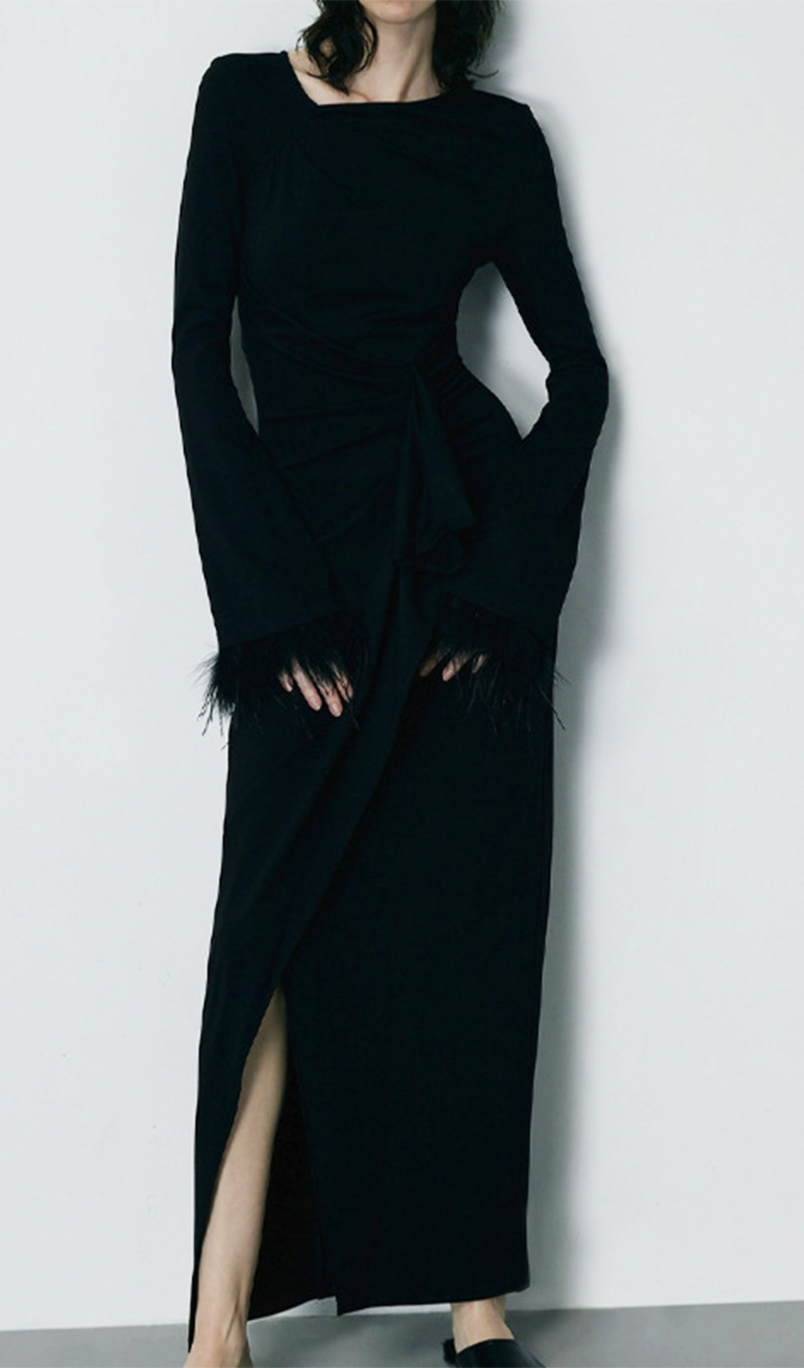 Tüy Manşetli Streç Krep Maksi Elbise