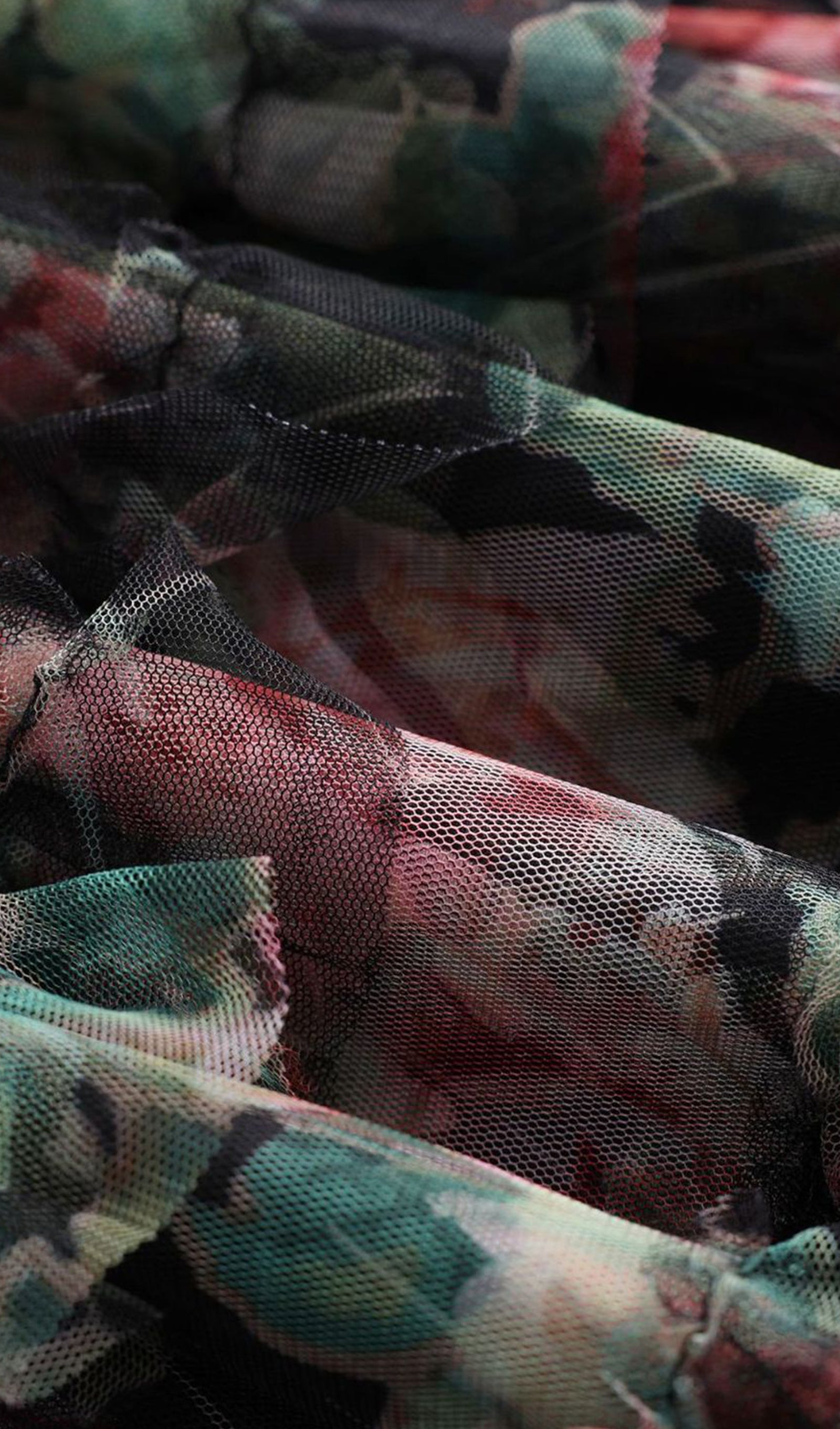 Kapalı Omuz Çiçekli Fırfırlı Örgü Maksi Elbise