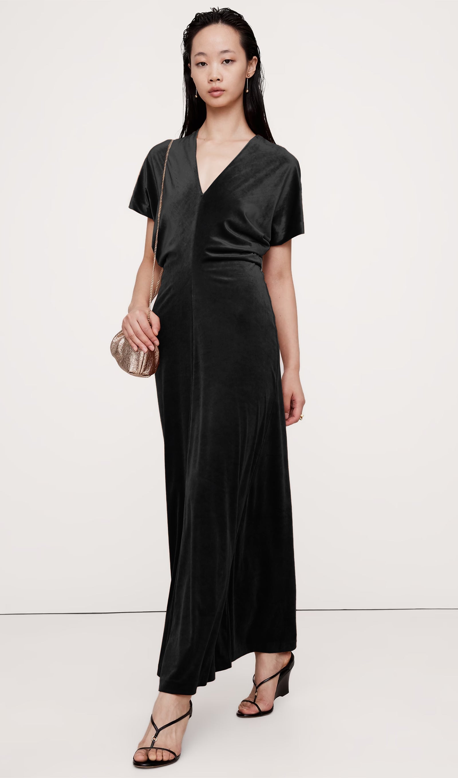 Biye Kesimli Kadife Maksi Elbise-Siyah