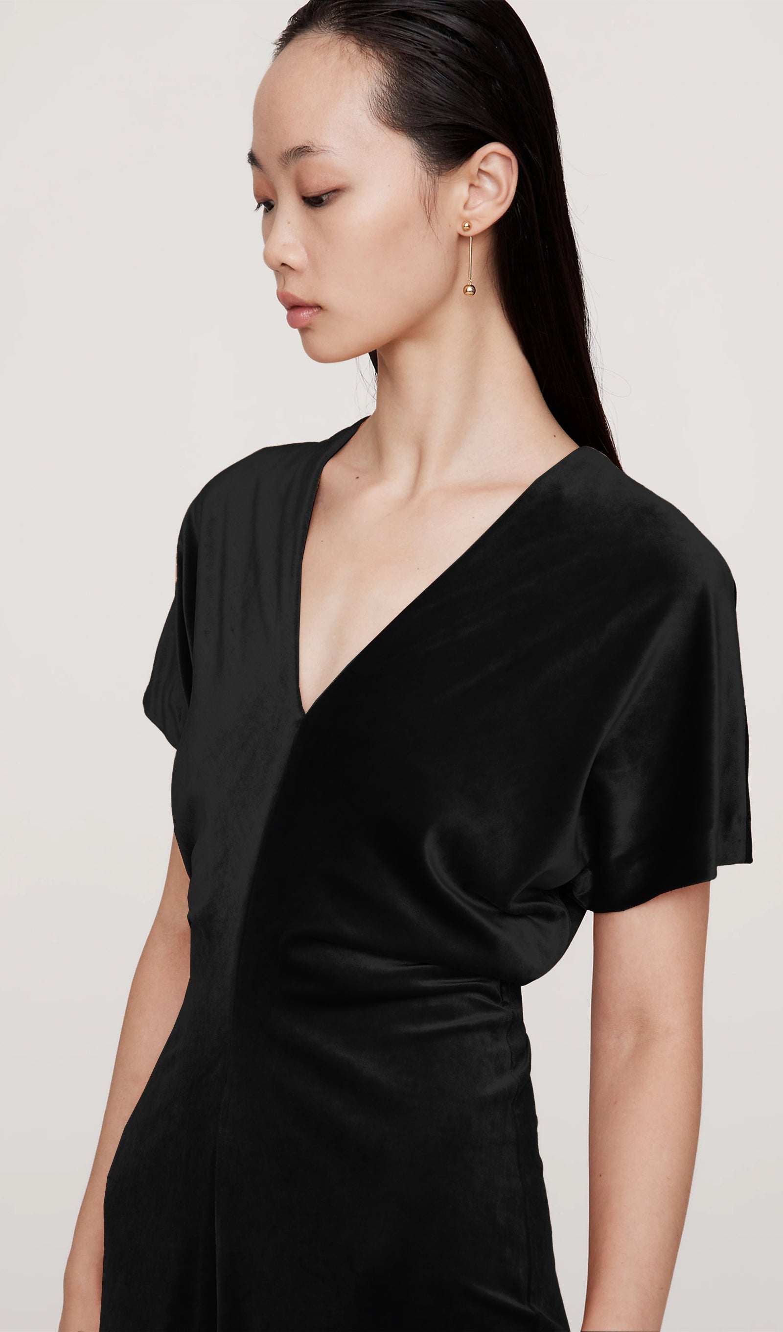 Biye Kesimli Kadife Maksi Elbise-Siyah