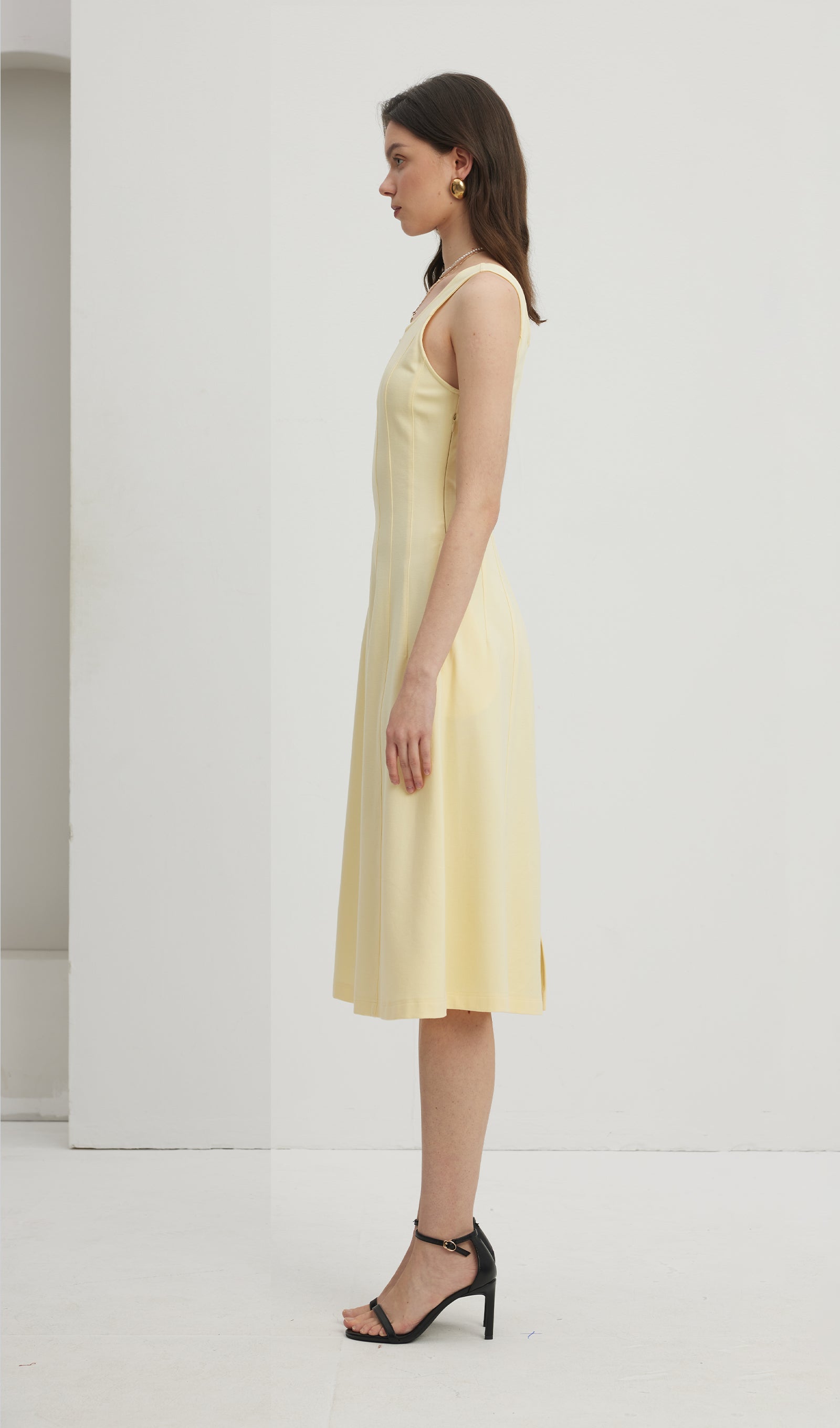 Pileli Yırtmaçlı Midi Elbise