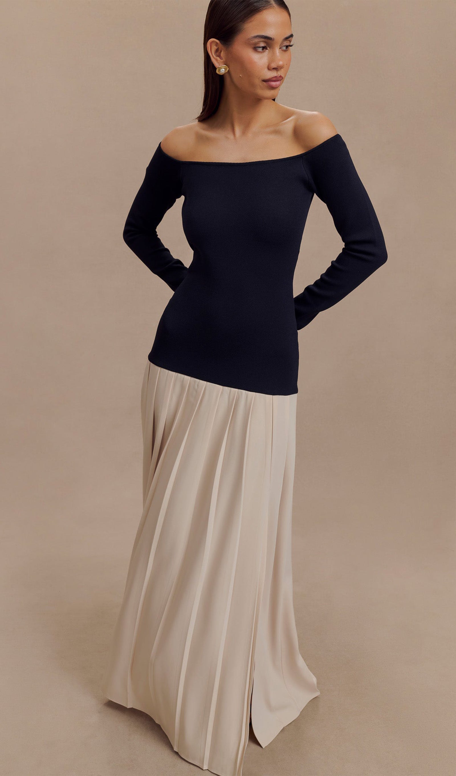 Kontrast Örgü Kapalı Omuz Maksi Elbise