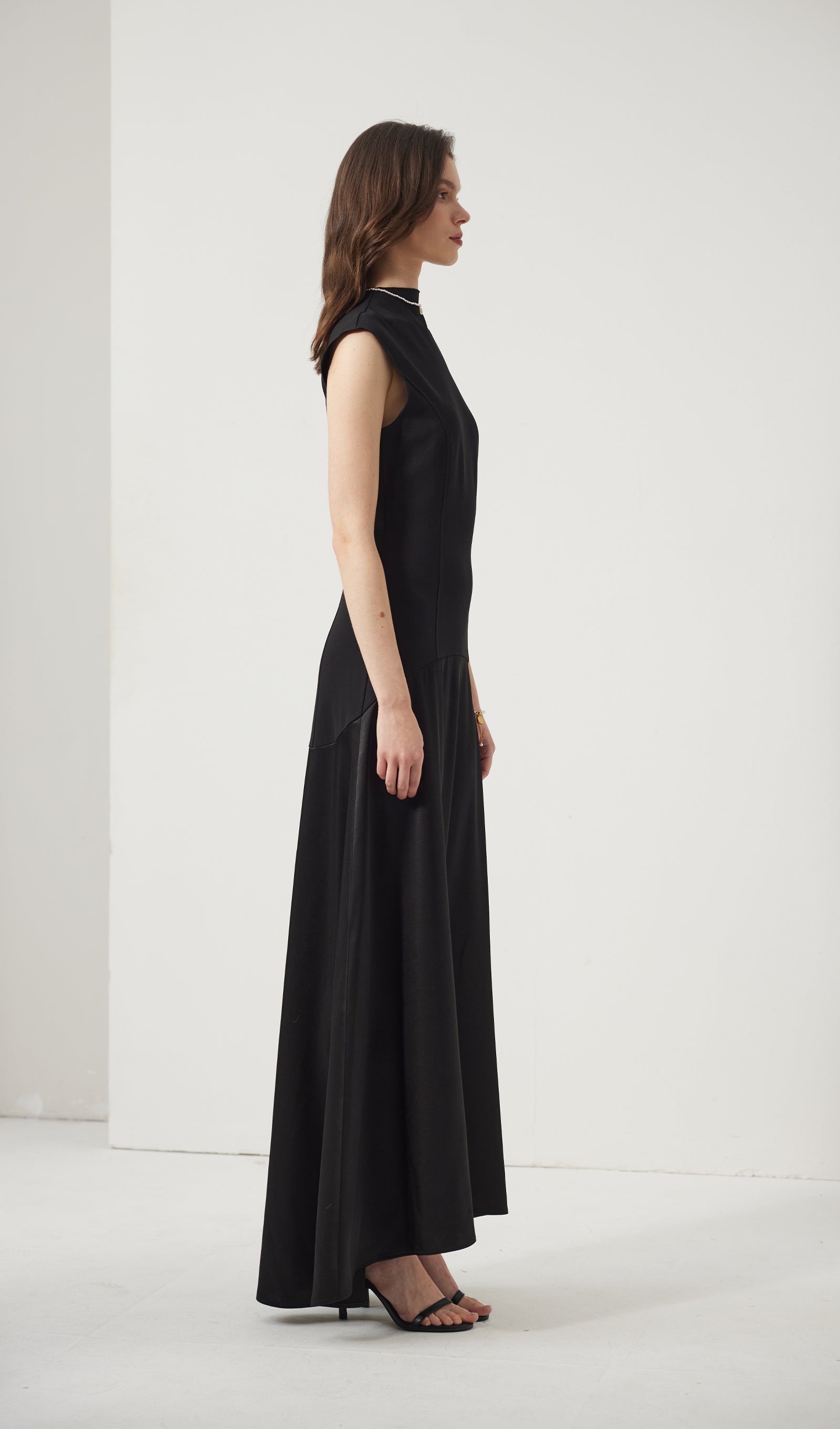 Örme Saten Kolsuz Maksi Elbise