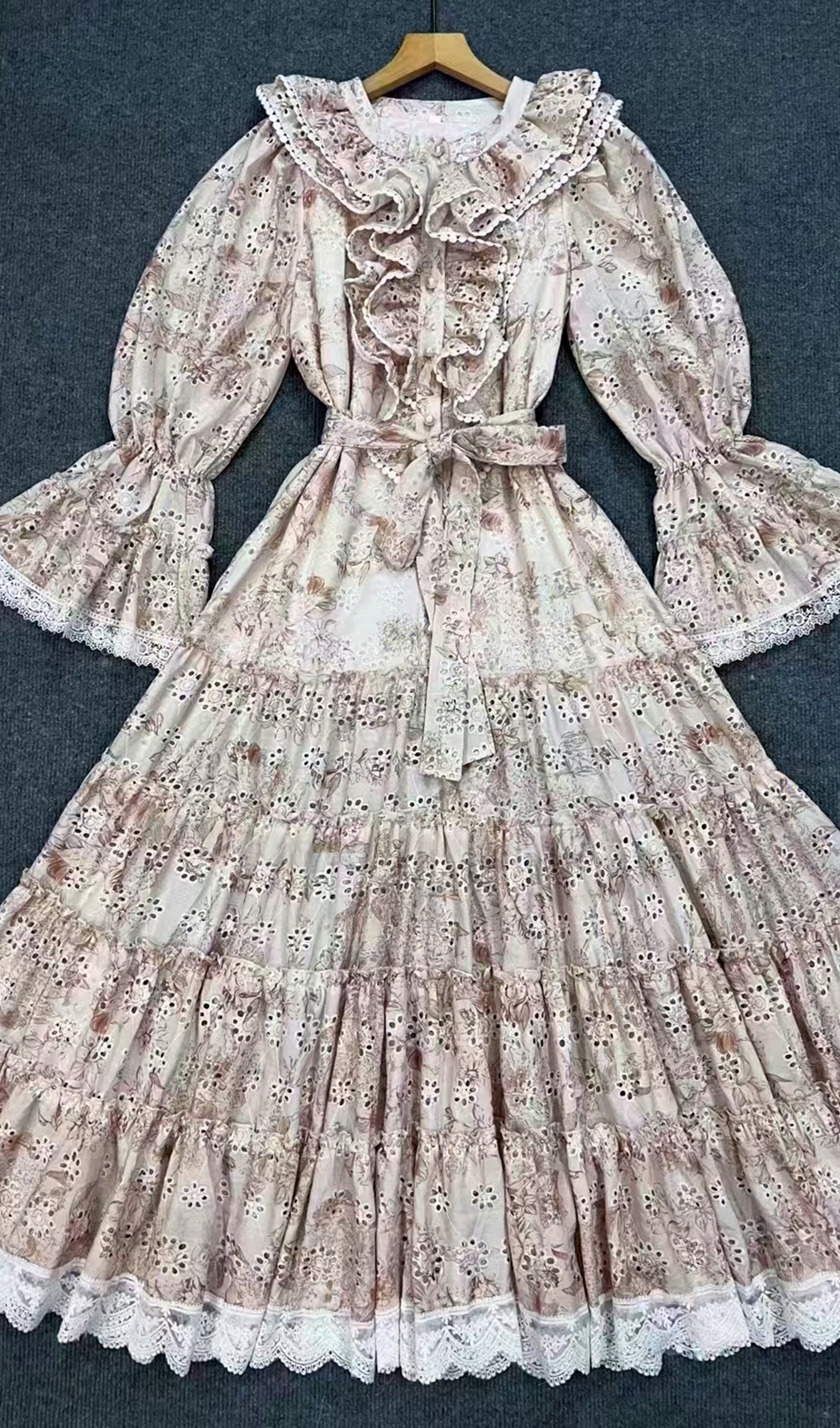 Uzun Kollu Haki Dantel Pileli Maxi Elbise