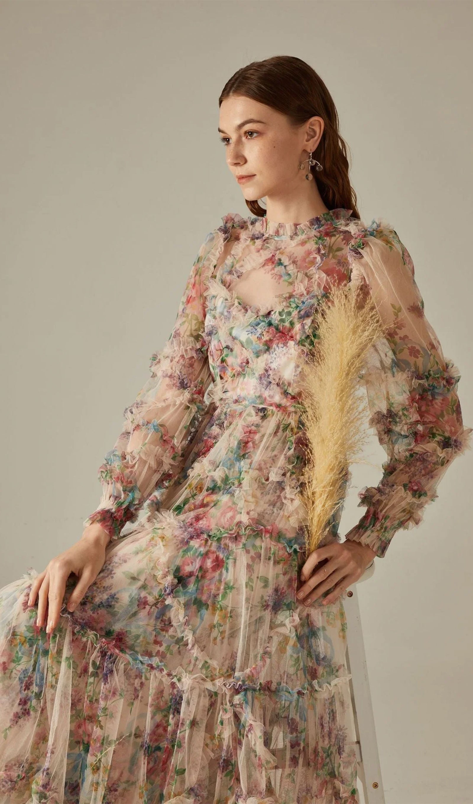 Uzun Kollu Çiçekli Fırfırlı Maksi Örgü Elbise