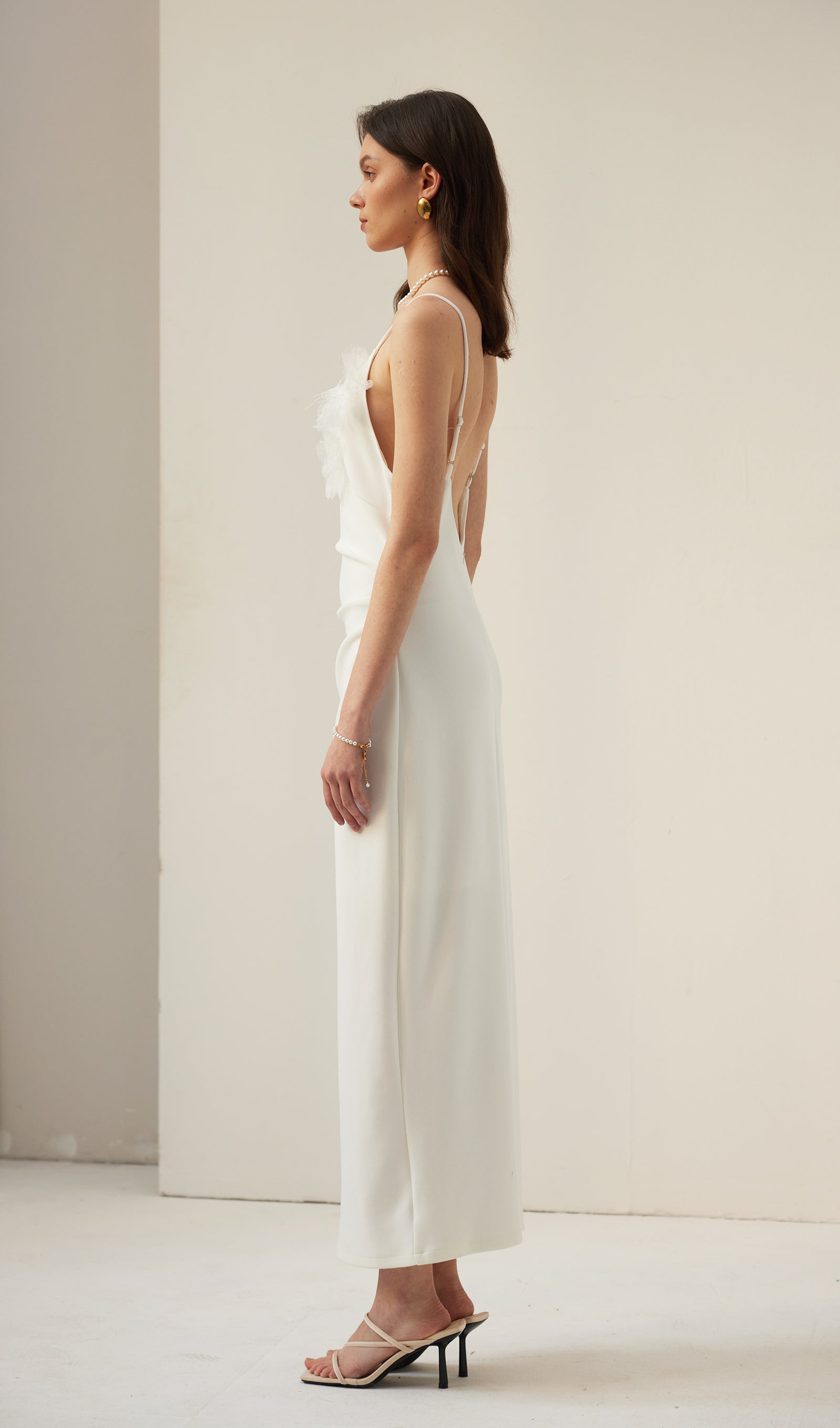 Tüy Süslemeli Slip Midi Elbise