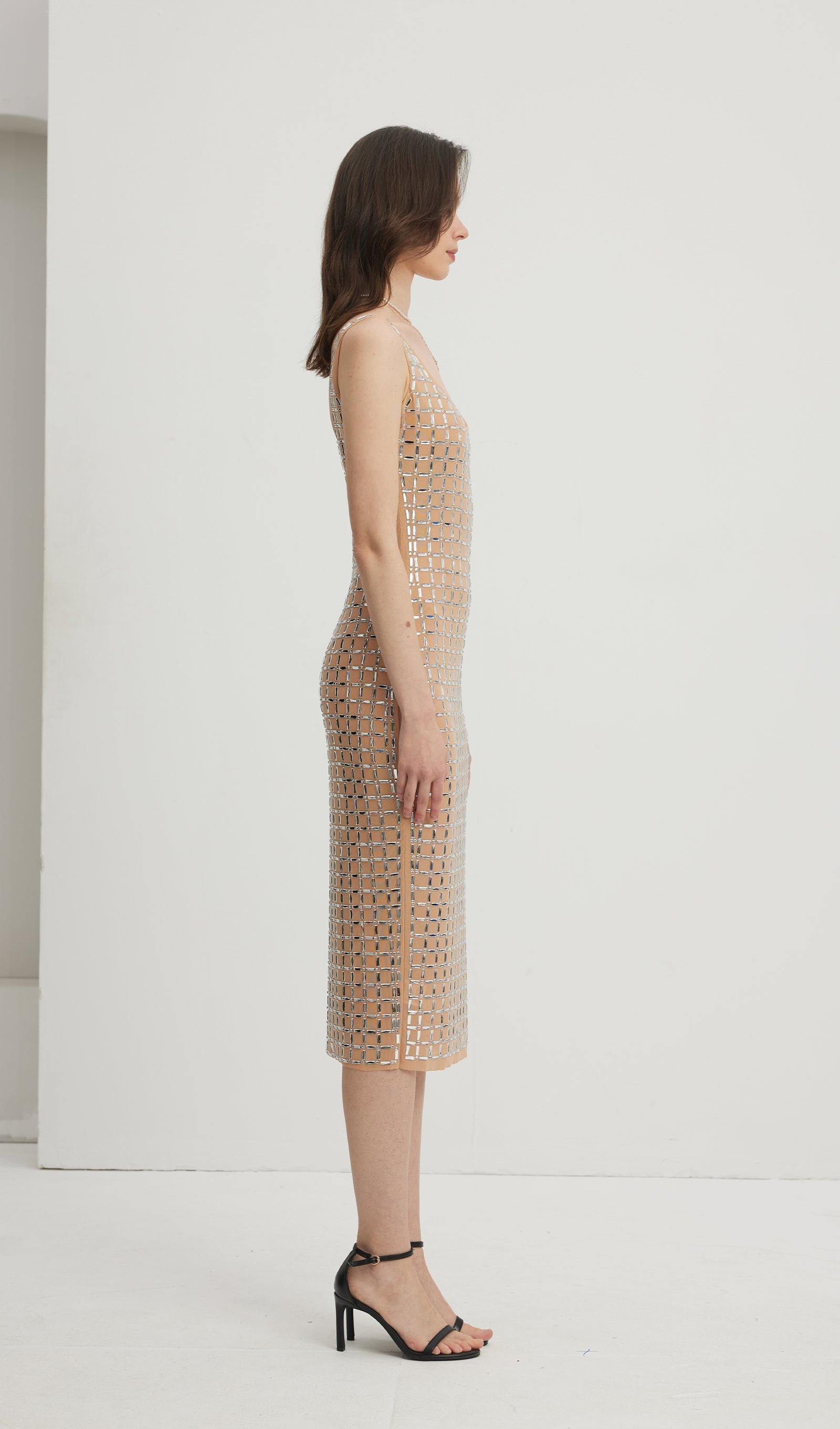 Süslemeli Sırtı Açık Midi Elbise Nude