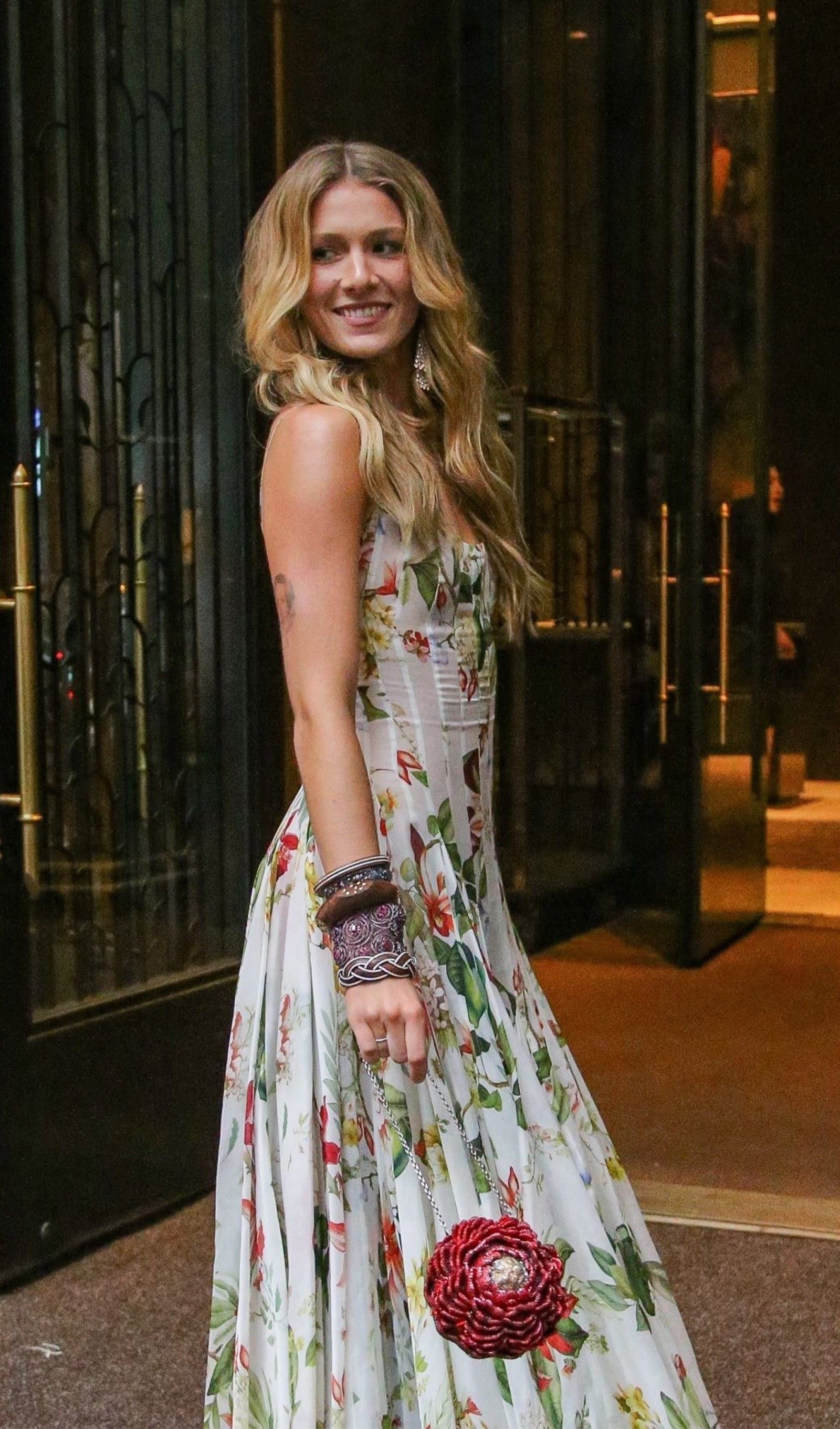 Floral Dantelli Çiçekli ve Faunalı Maksi Elbise