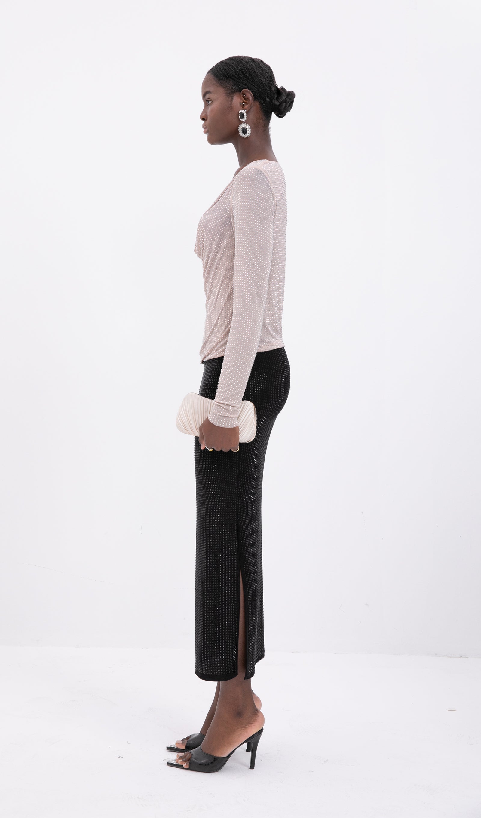 Siyah Tonlu Boncuklu Midi Etek