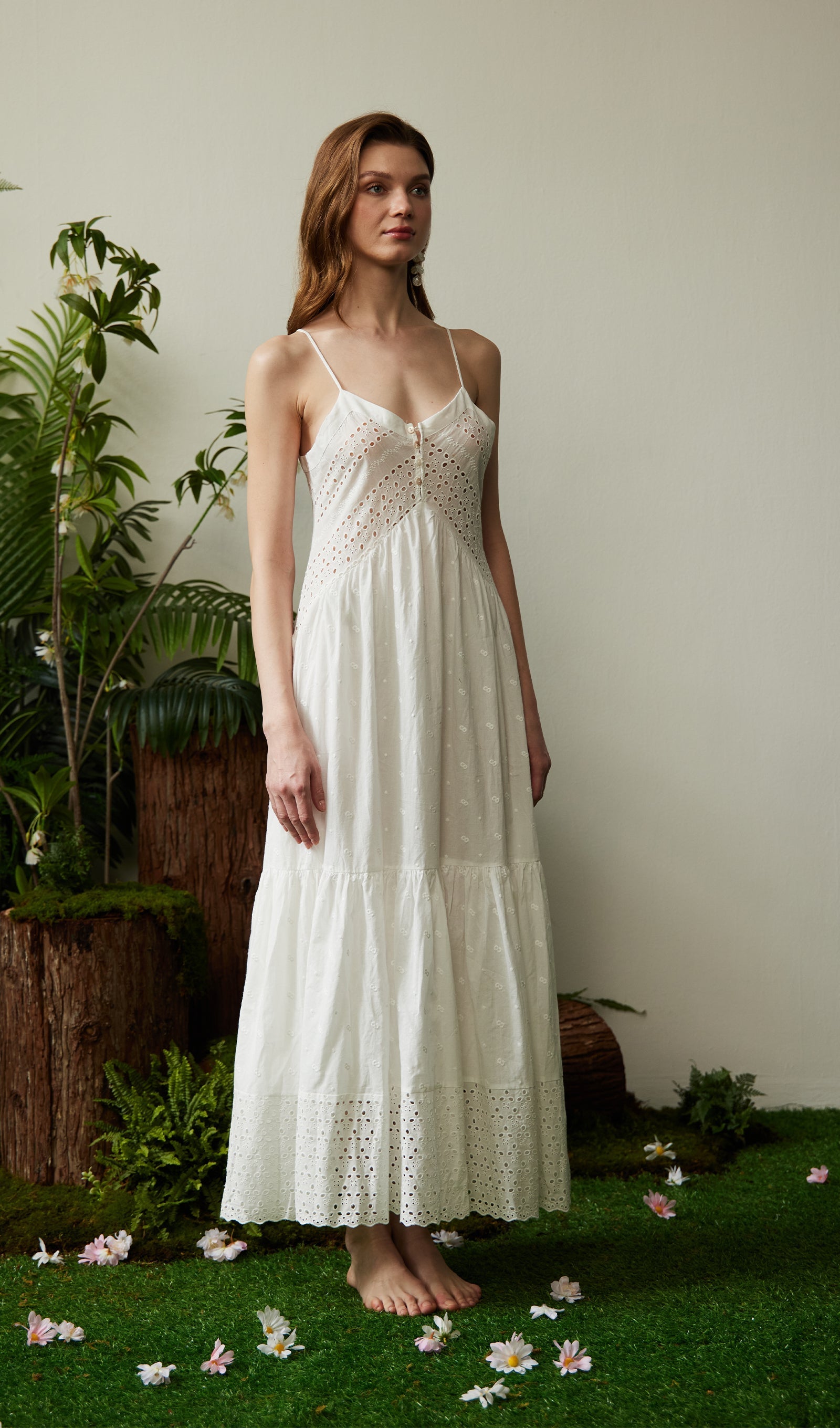 İçi Boş Nakışlı Slip Midi Elbise