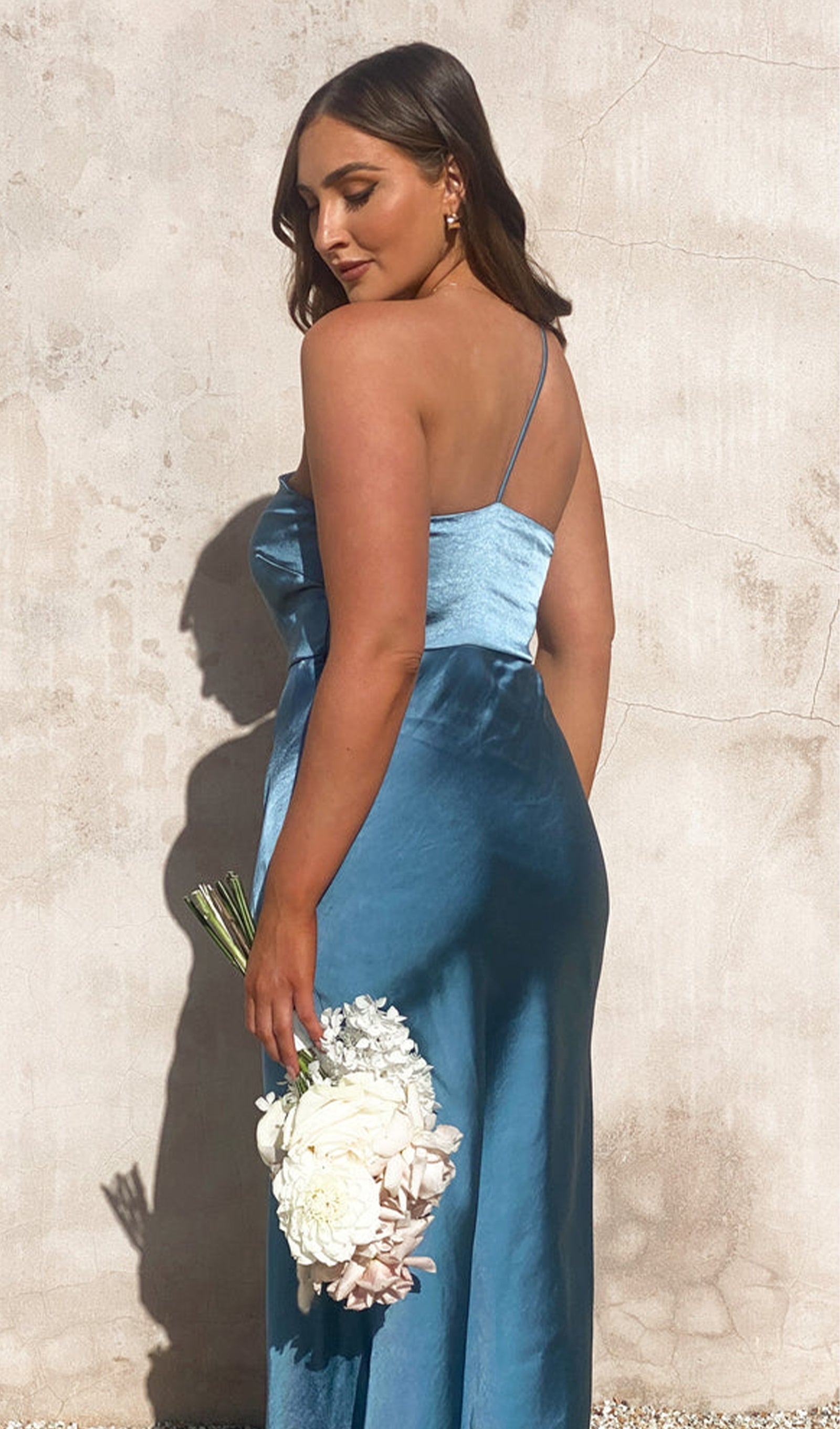 Saten Tek Omuz Askılı Maksi Elbise