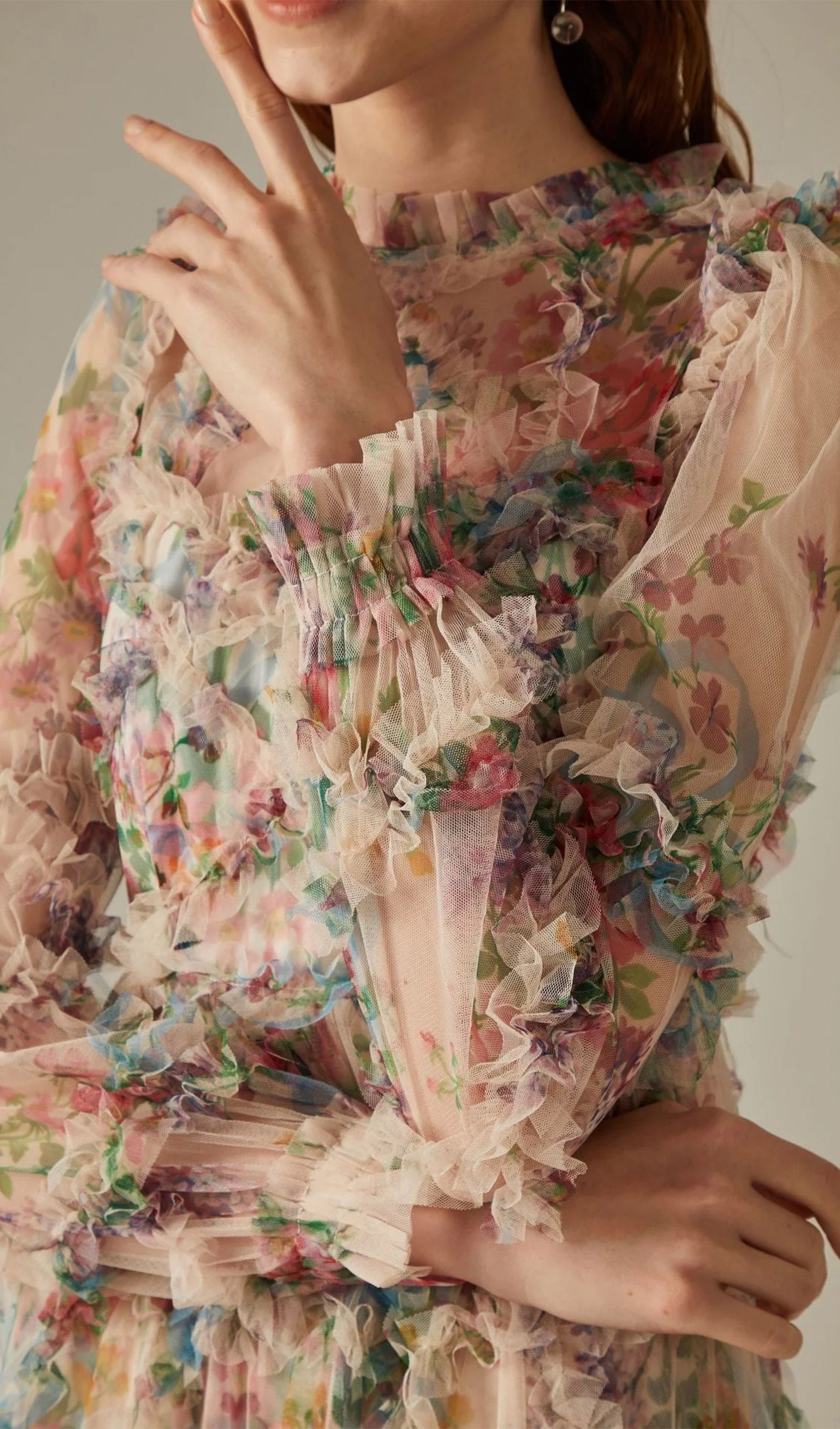 Uzun Kollu Çiçekli Fırfırlı Maksi Örgü Elbise