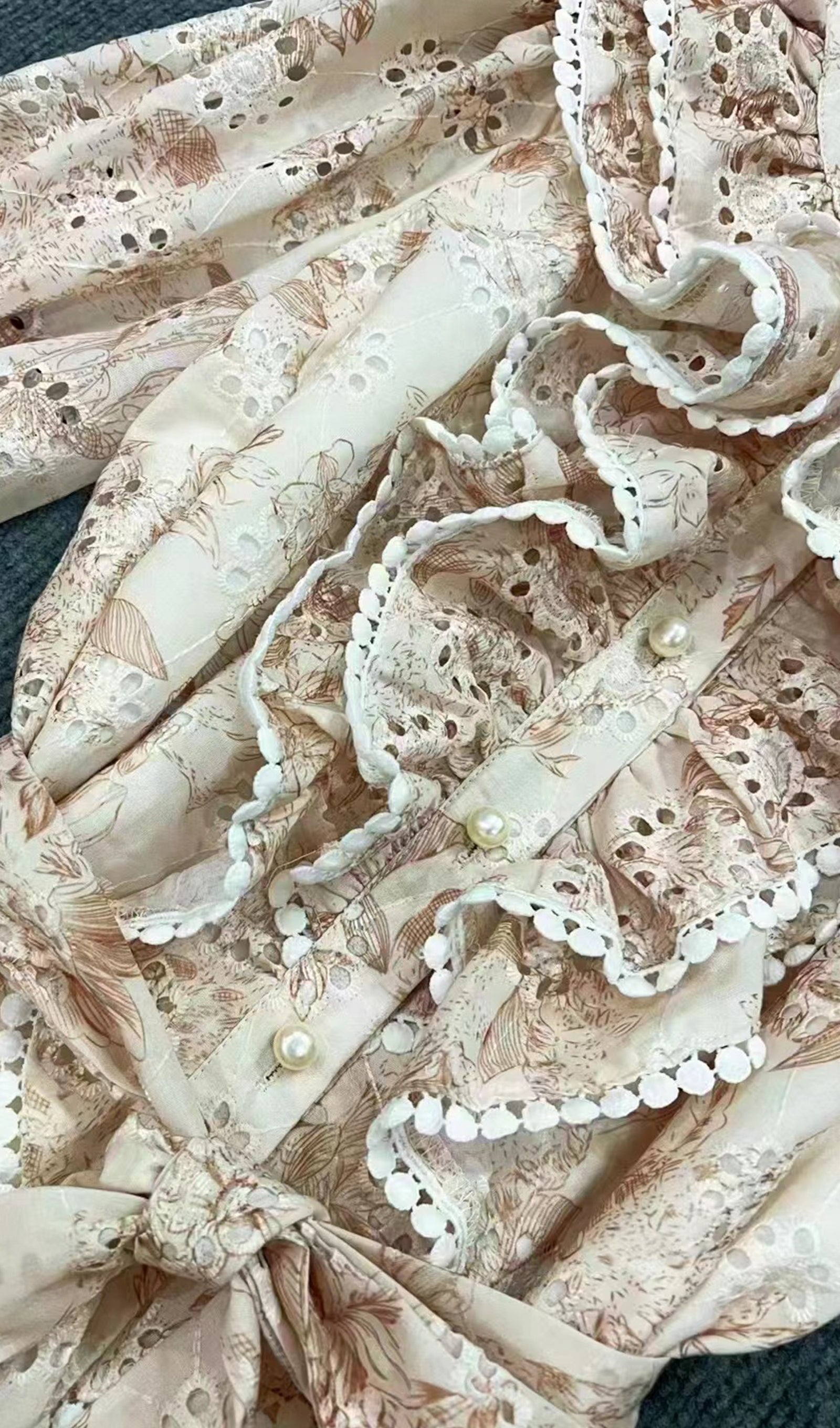 Uzun Kollu Haki Dantel Pileli Maxi Elbise