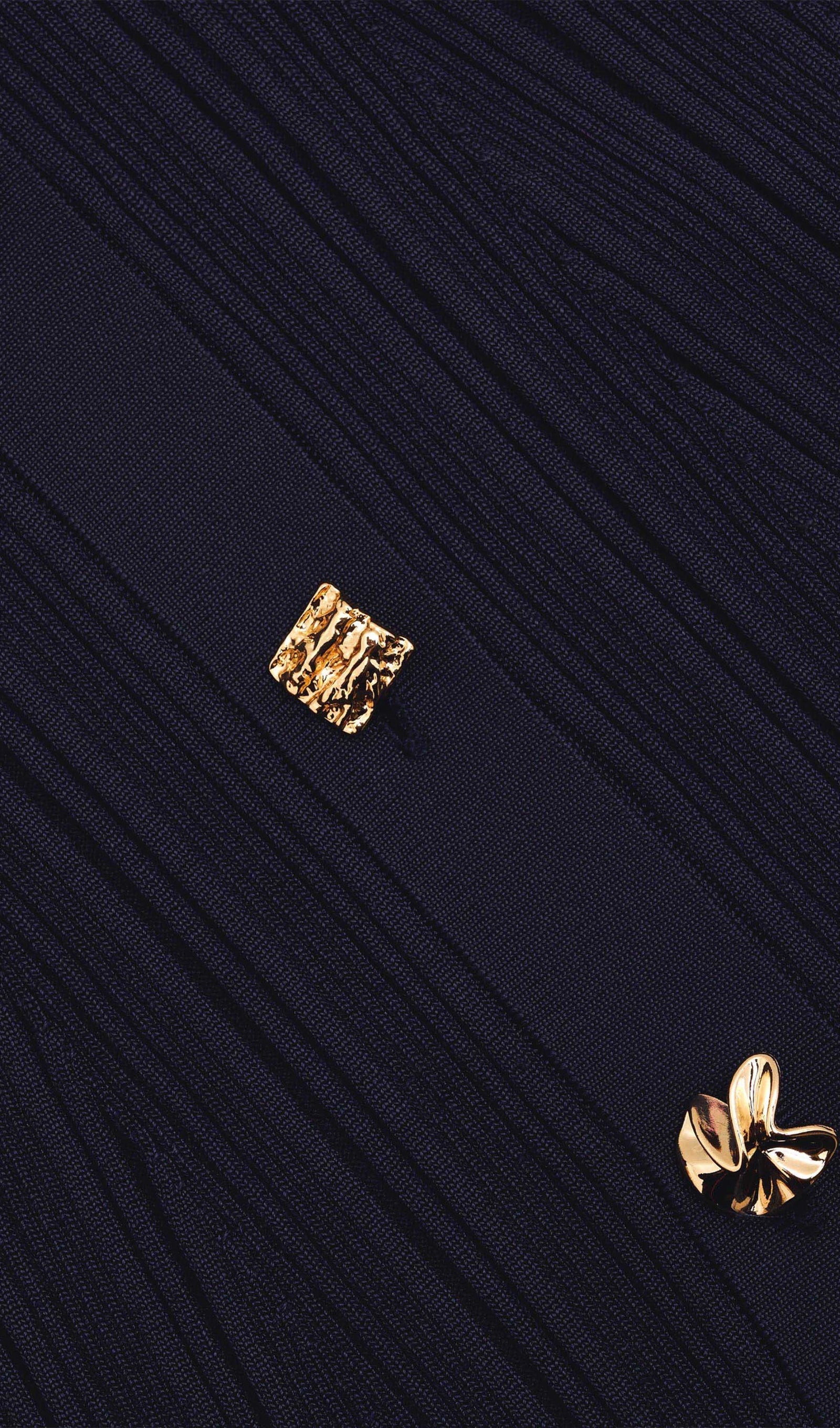 Metalik Düğmeli Örgü Midi Elbise