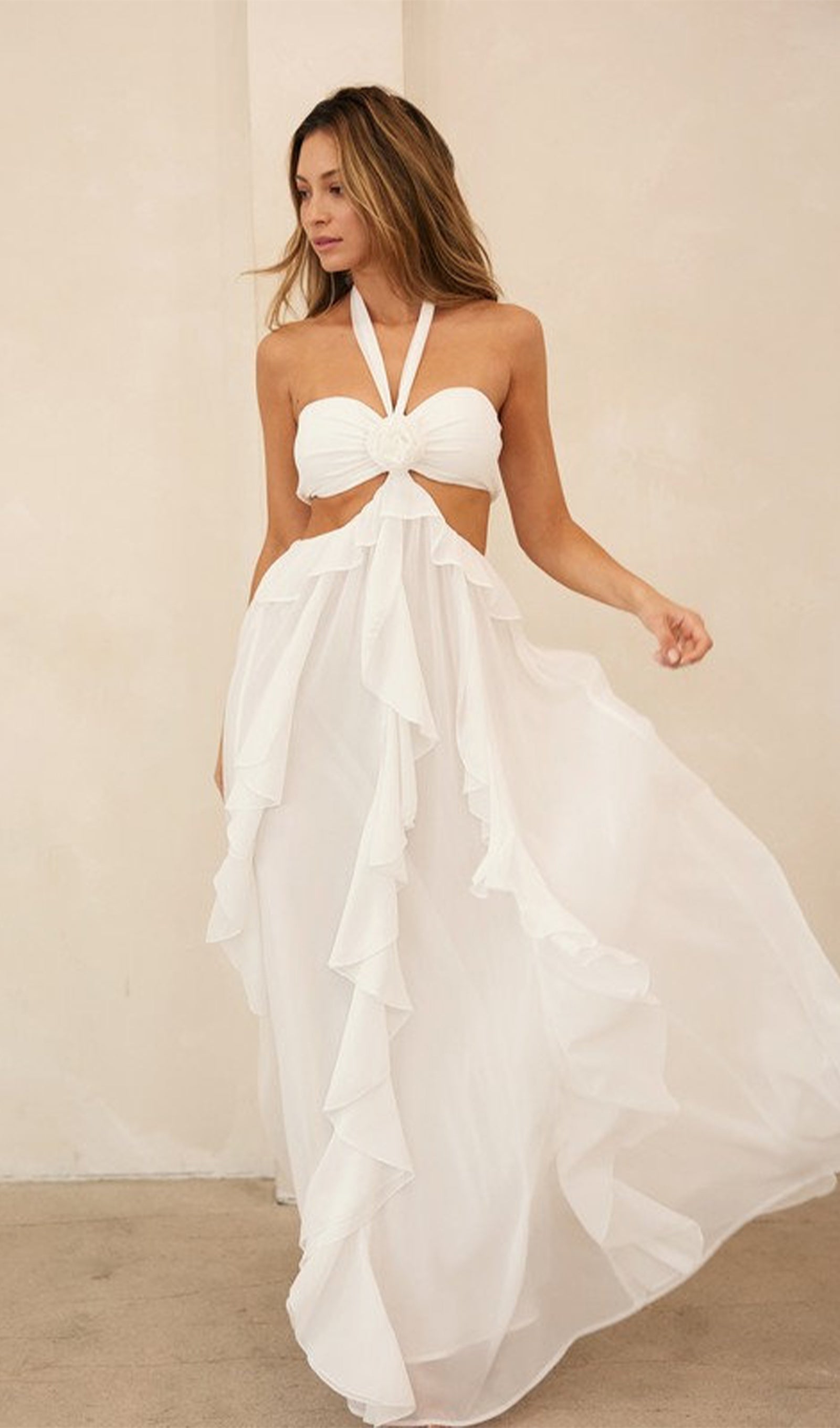 Halter Kesimli Fırfırlı Maksi Elbise