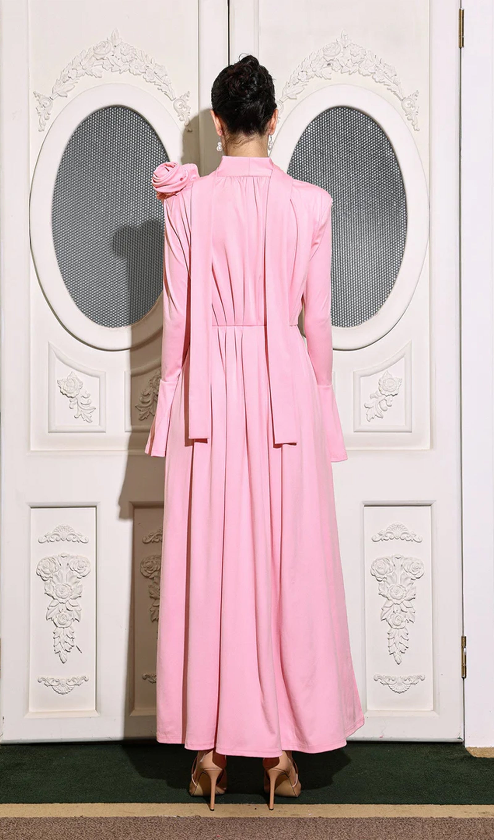 Çiçek V Yaka Pileli Yırtmaçlı Maksi Elbise-Pembe