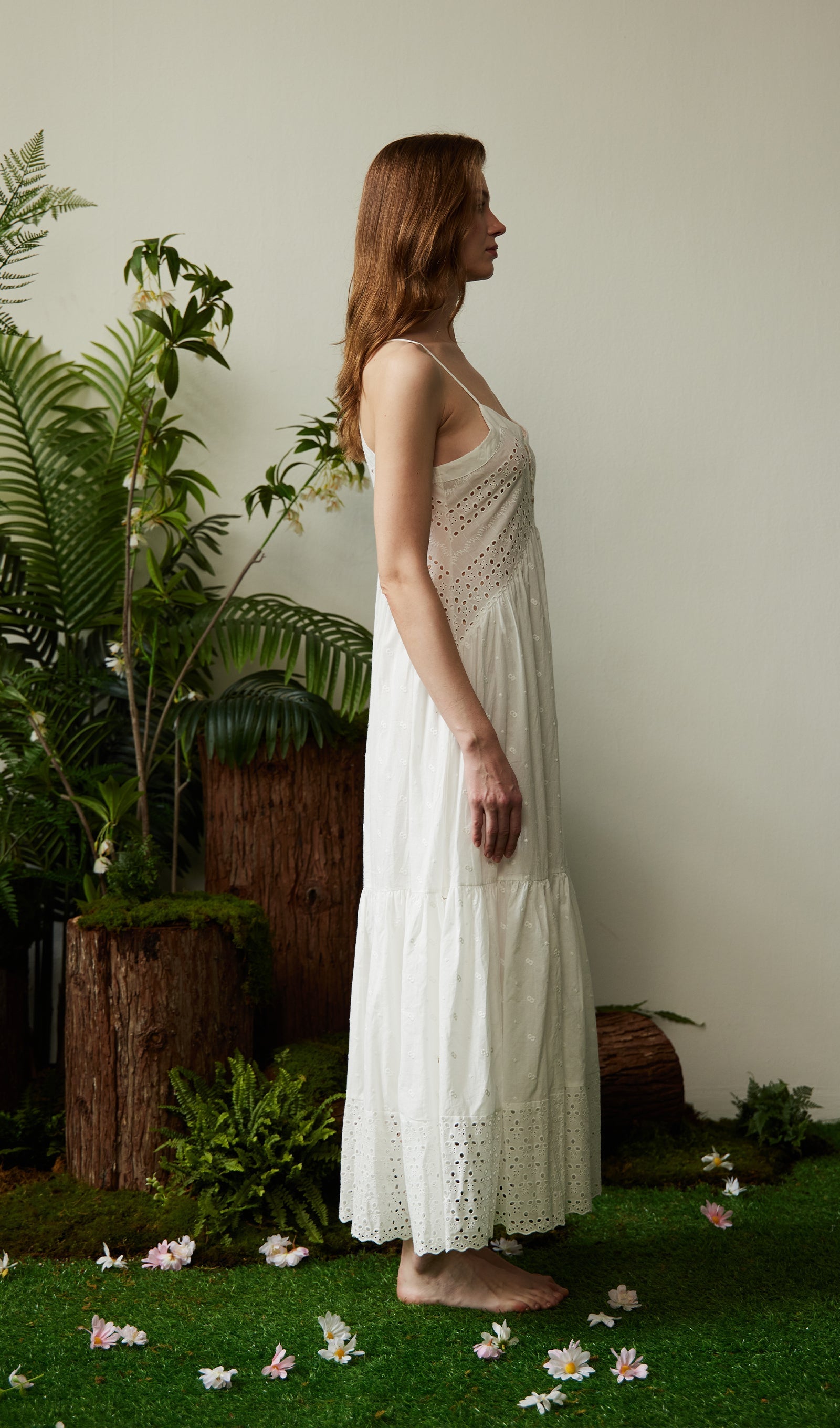 İçi Boş Nakışlı Slip Midi Elbise