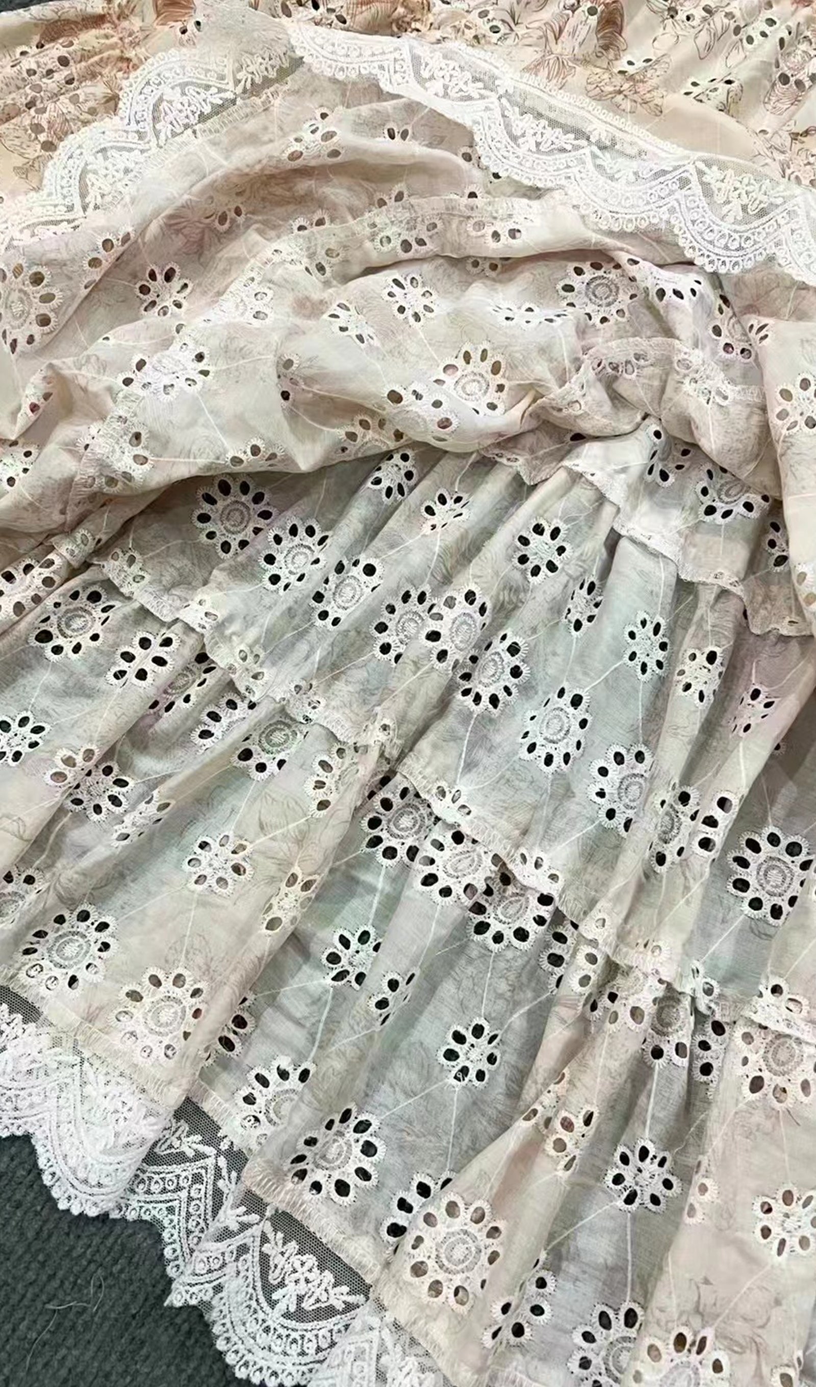 Uzun Kollu Haki Dantel Pileli Maxi Elbise