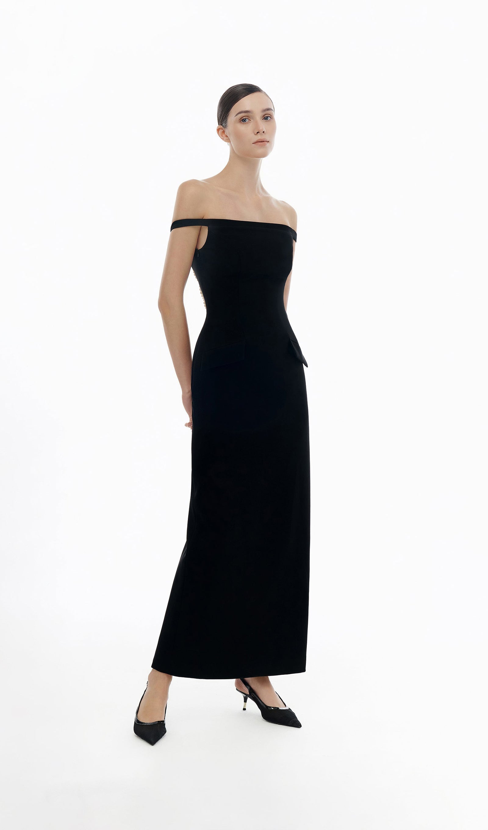 Kapalı Omuz Sırtı Açık Midi Elbise