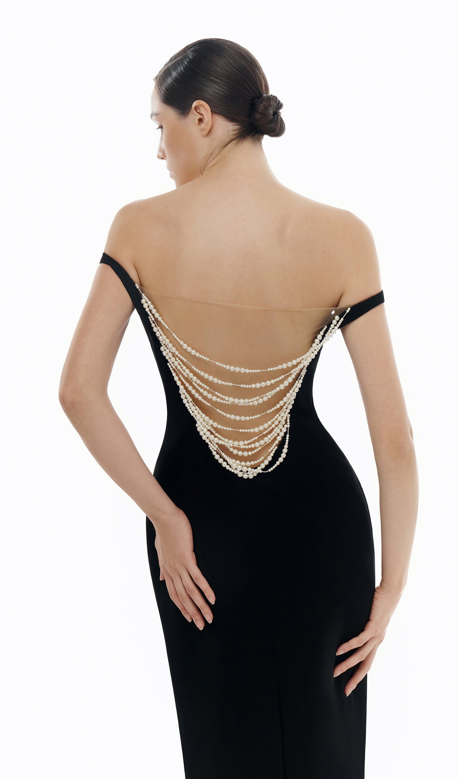 Kapalı Omuz Sırtı Açık Midi Elbise