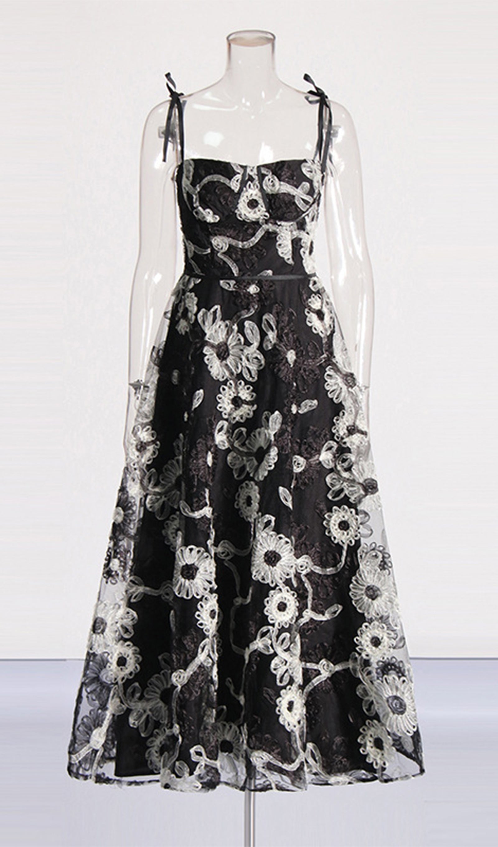 Çiçekli Kurdeleli Maksi Elbise