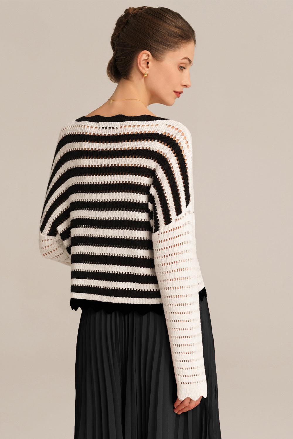 Delikli Kontrast Renk Uzun Kol Düğmeli Hırka