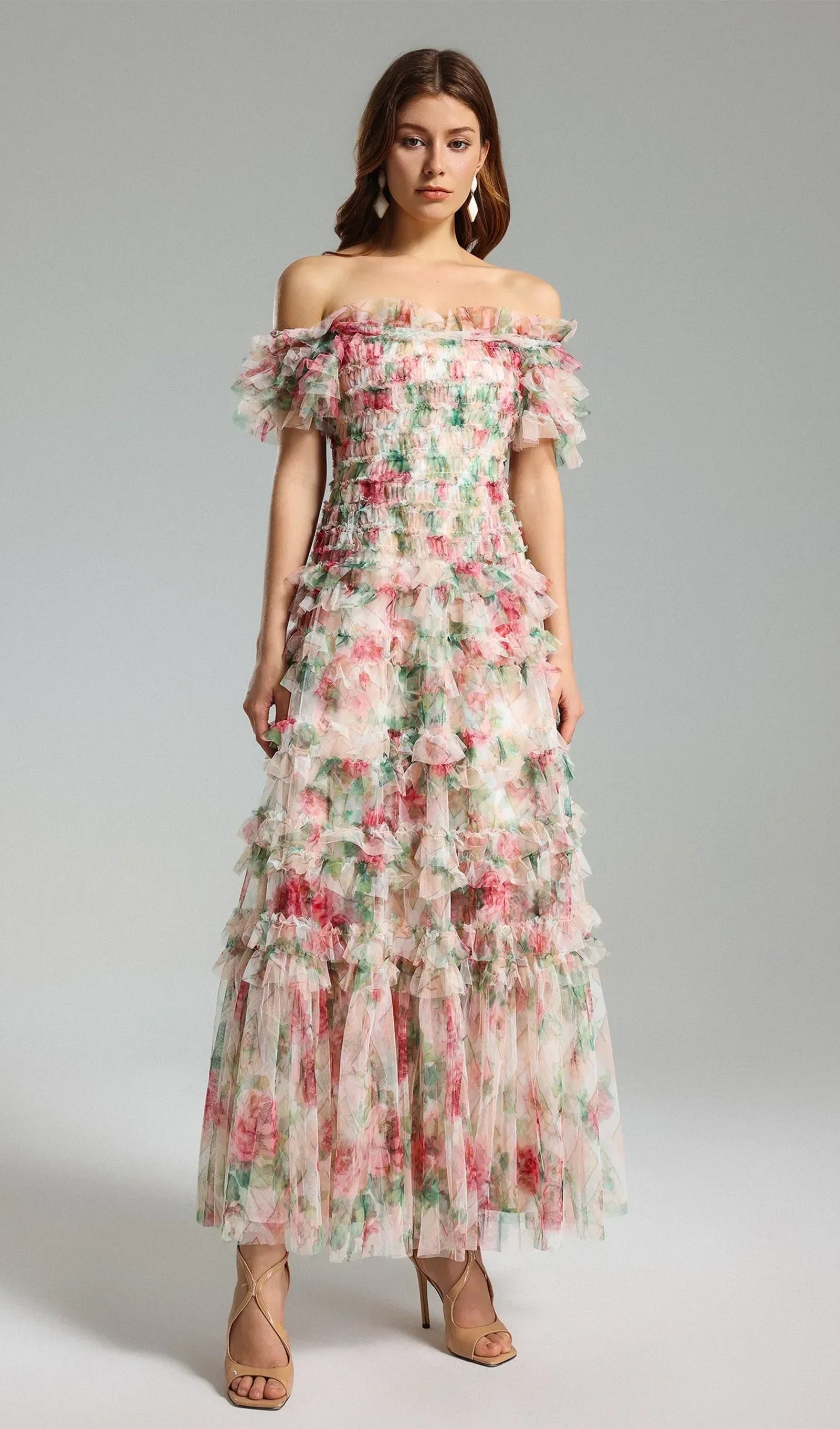 Kapalı Omuz Çiçekli Fırfırlı Örgü Maksi Elbise