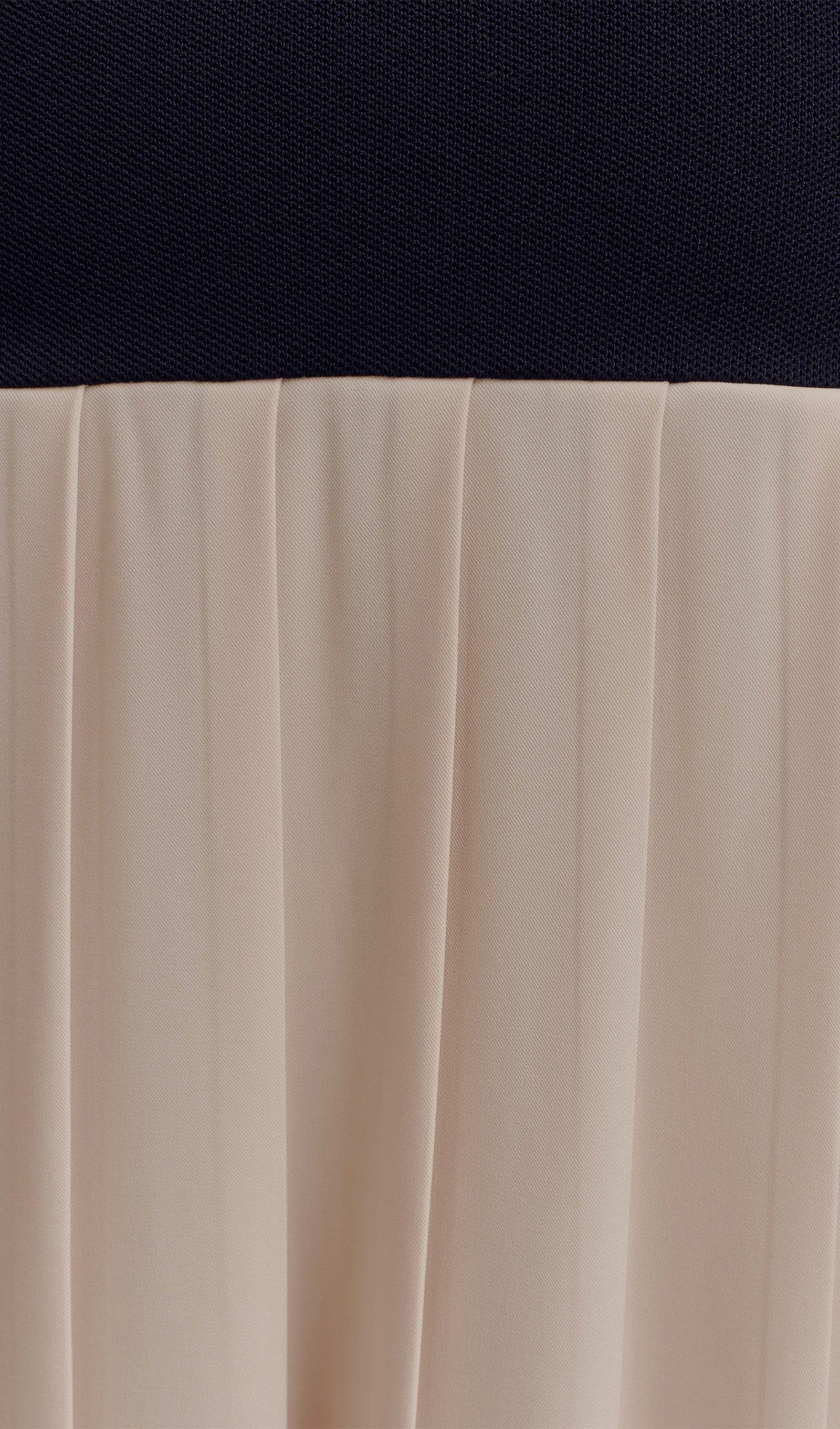 Kontrast Örgü Kapalı Omuz Maksi Elbise