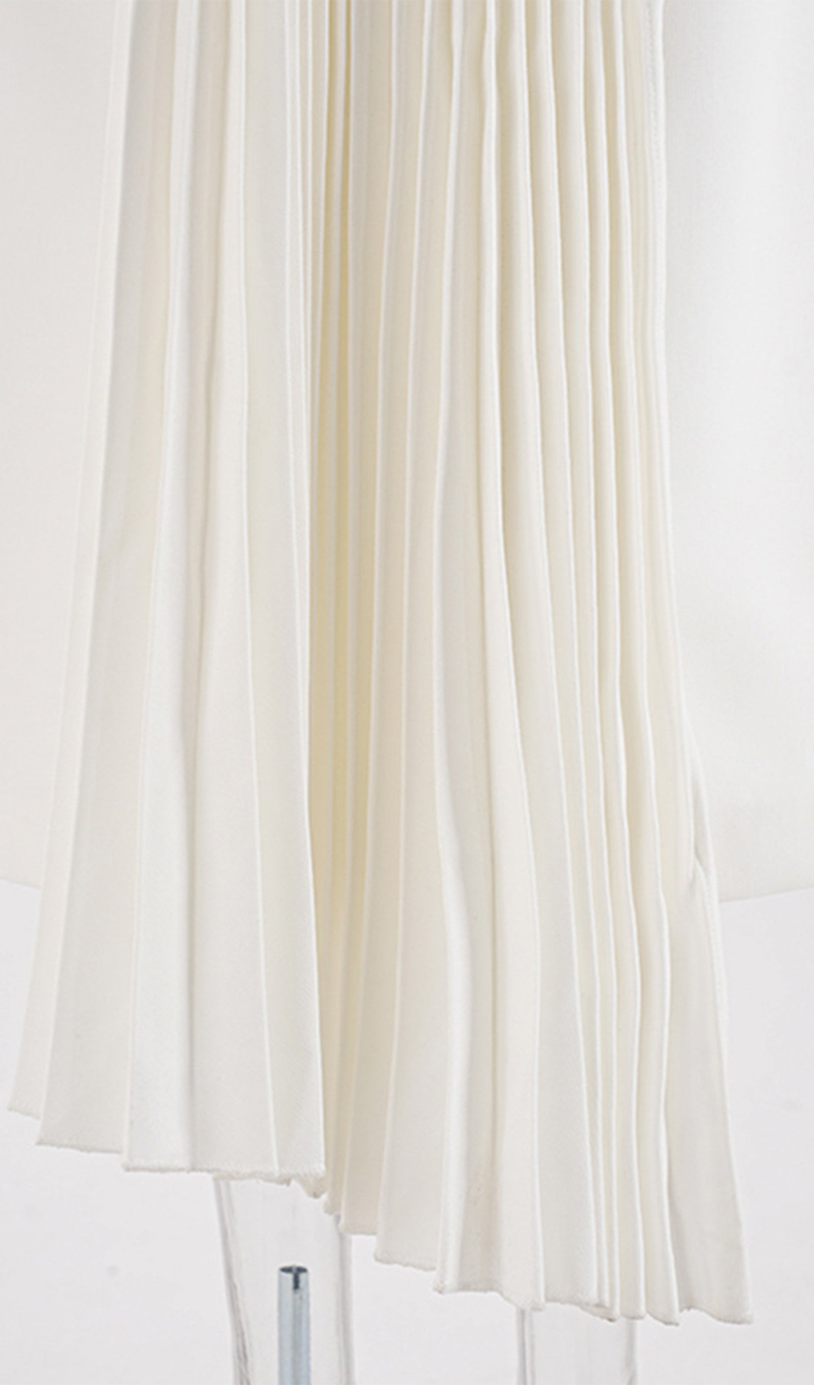 Düz Beyaz Fırfırlı Midi Elbise