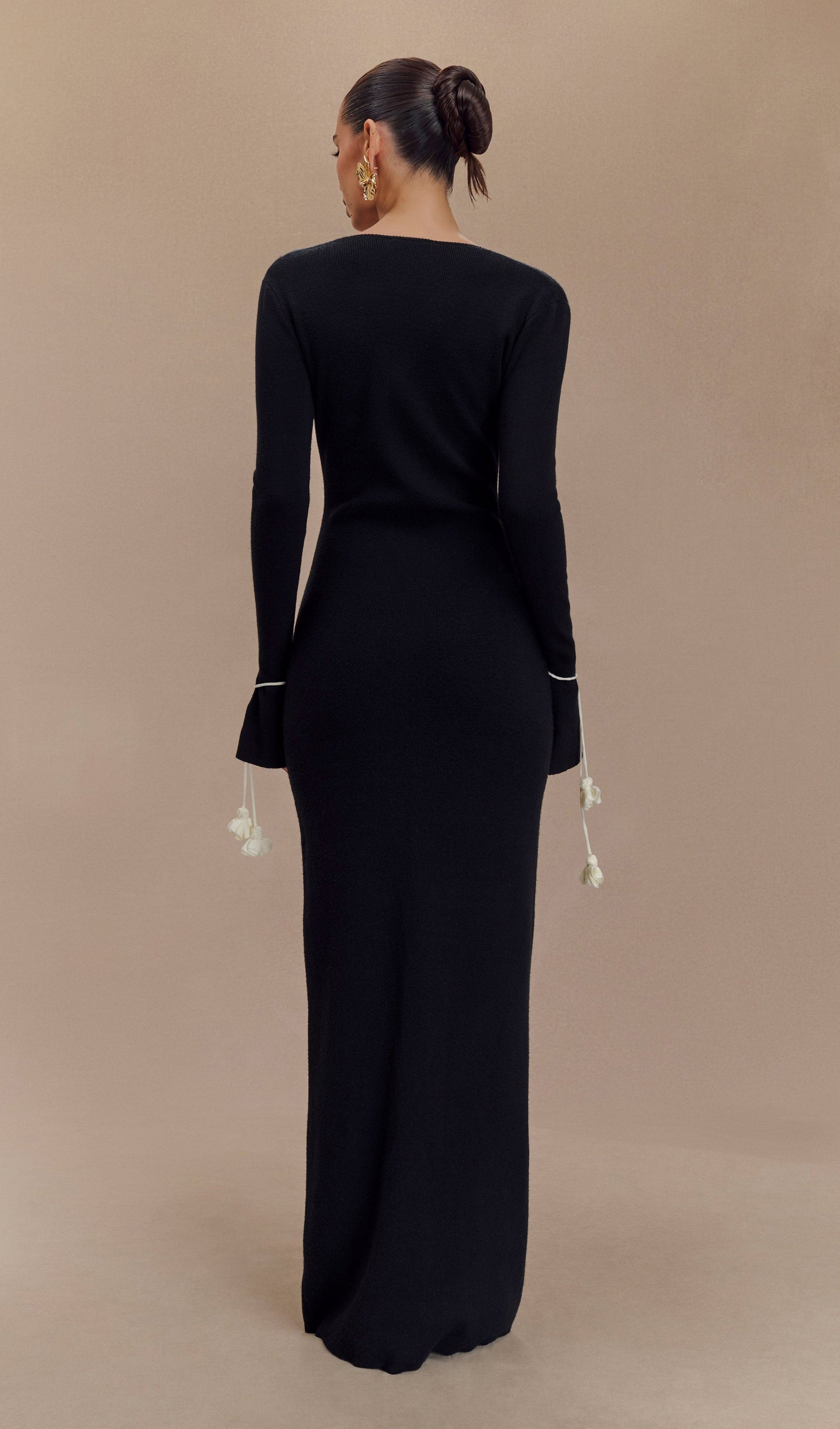 Çiçekli Bağcıklı Örgü Maksi Elbise