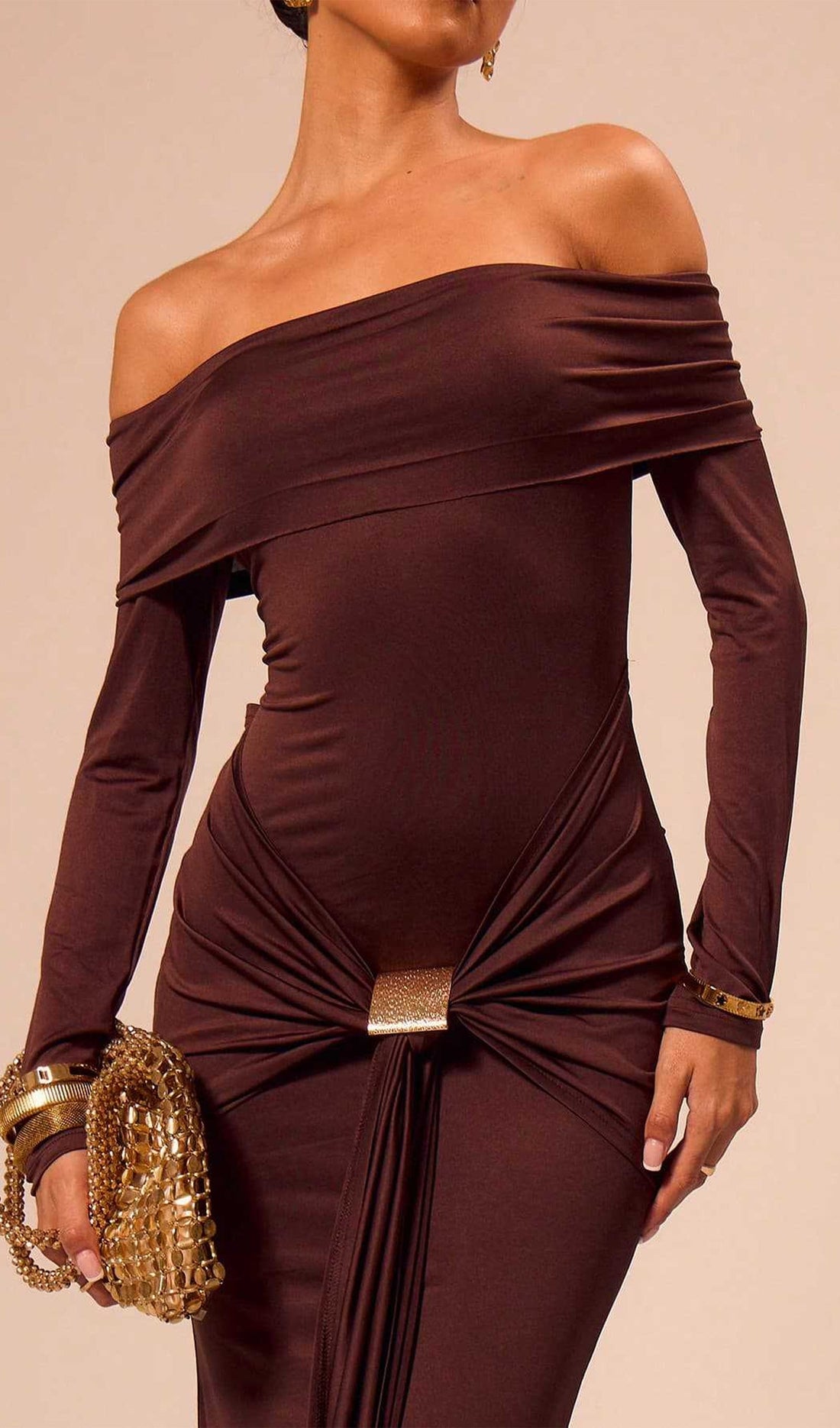 Kapalı Omuz Fırfırlı Maksi Elbise Kırmızımsı Kahverengi