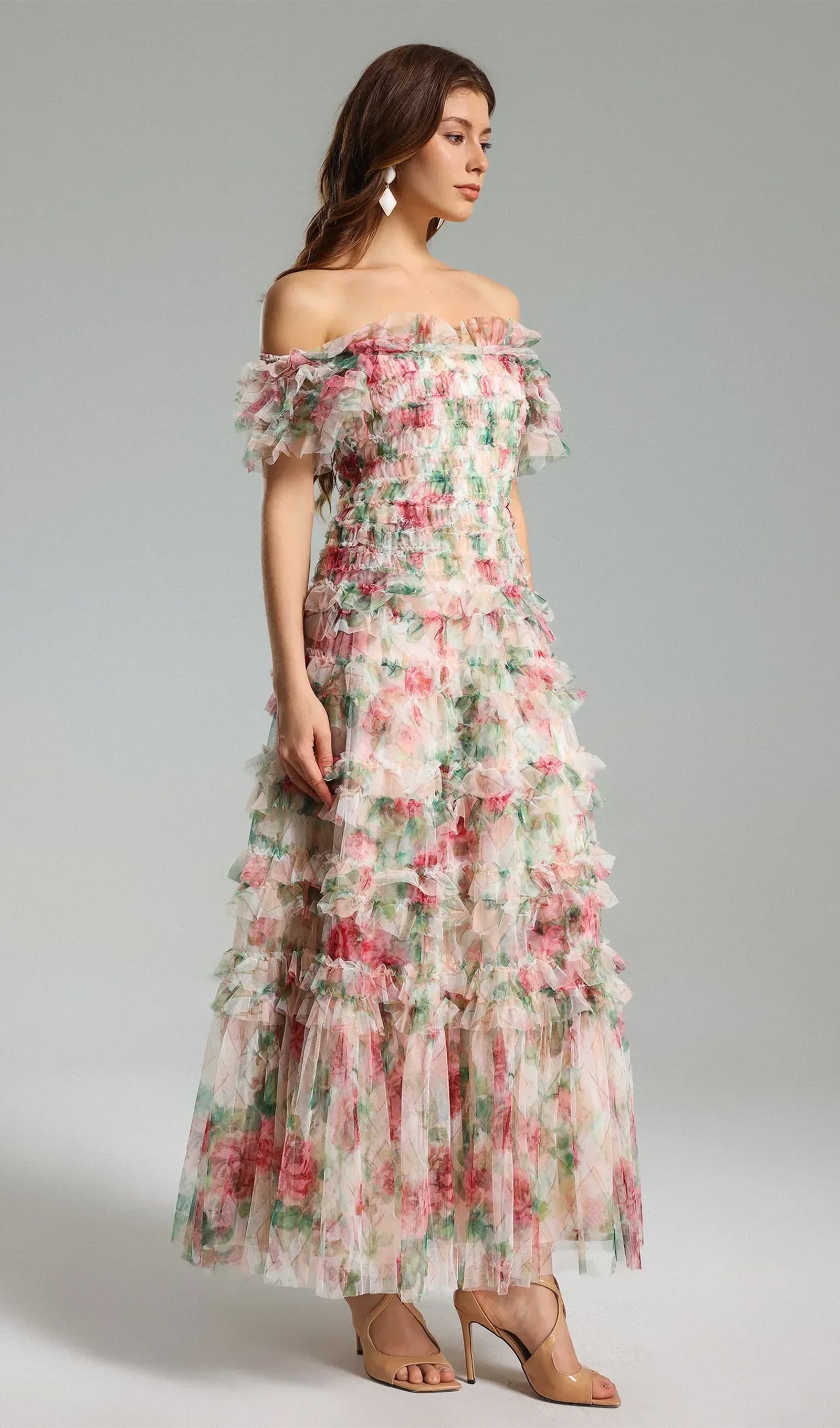 Kapalı Omuz Çiçekli Fırfırlı Örgü Maksi Elbise